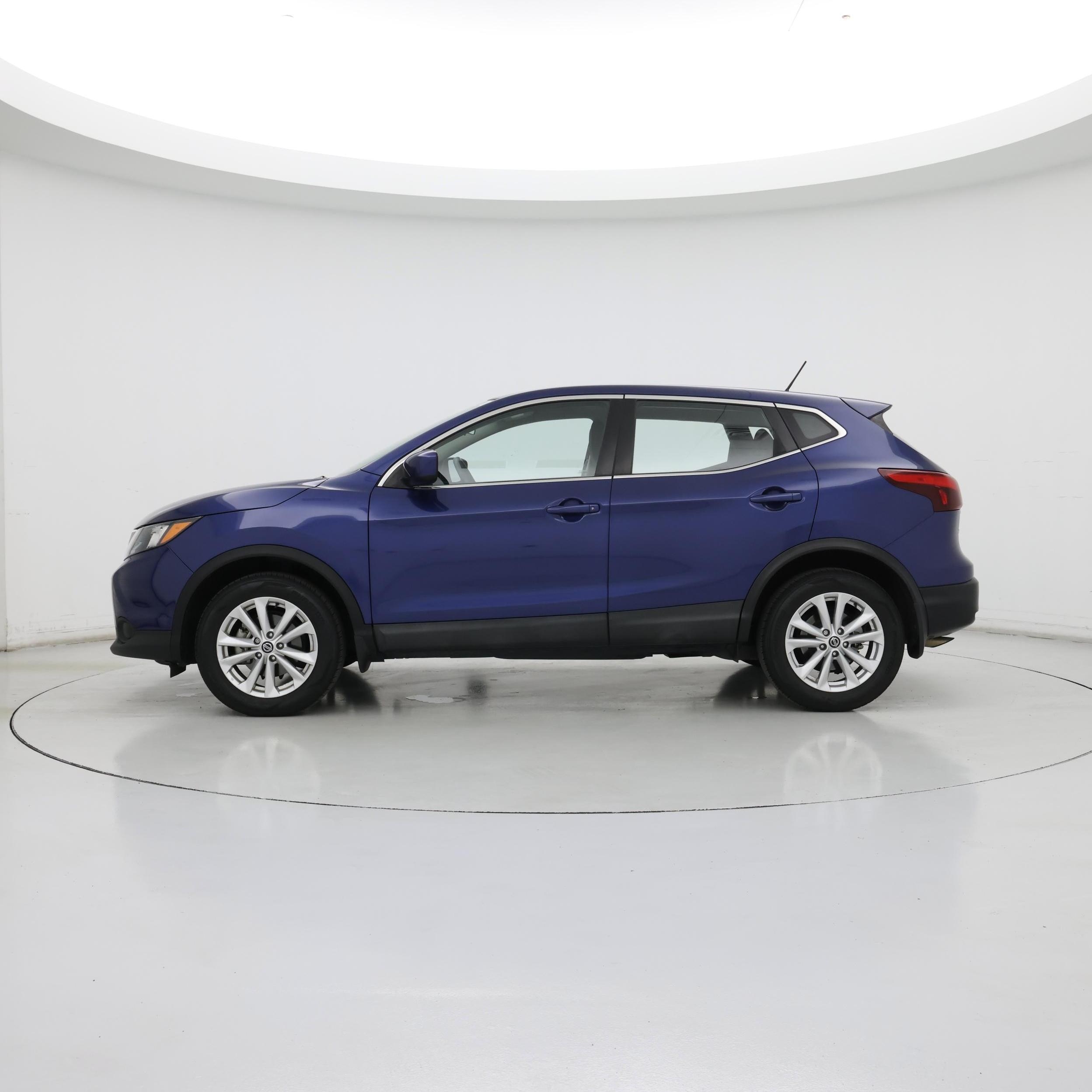 Thumbnail: 2019 Nissan Rogue Sport - 3
