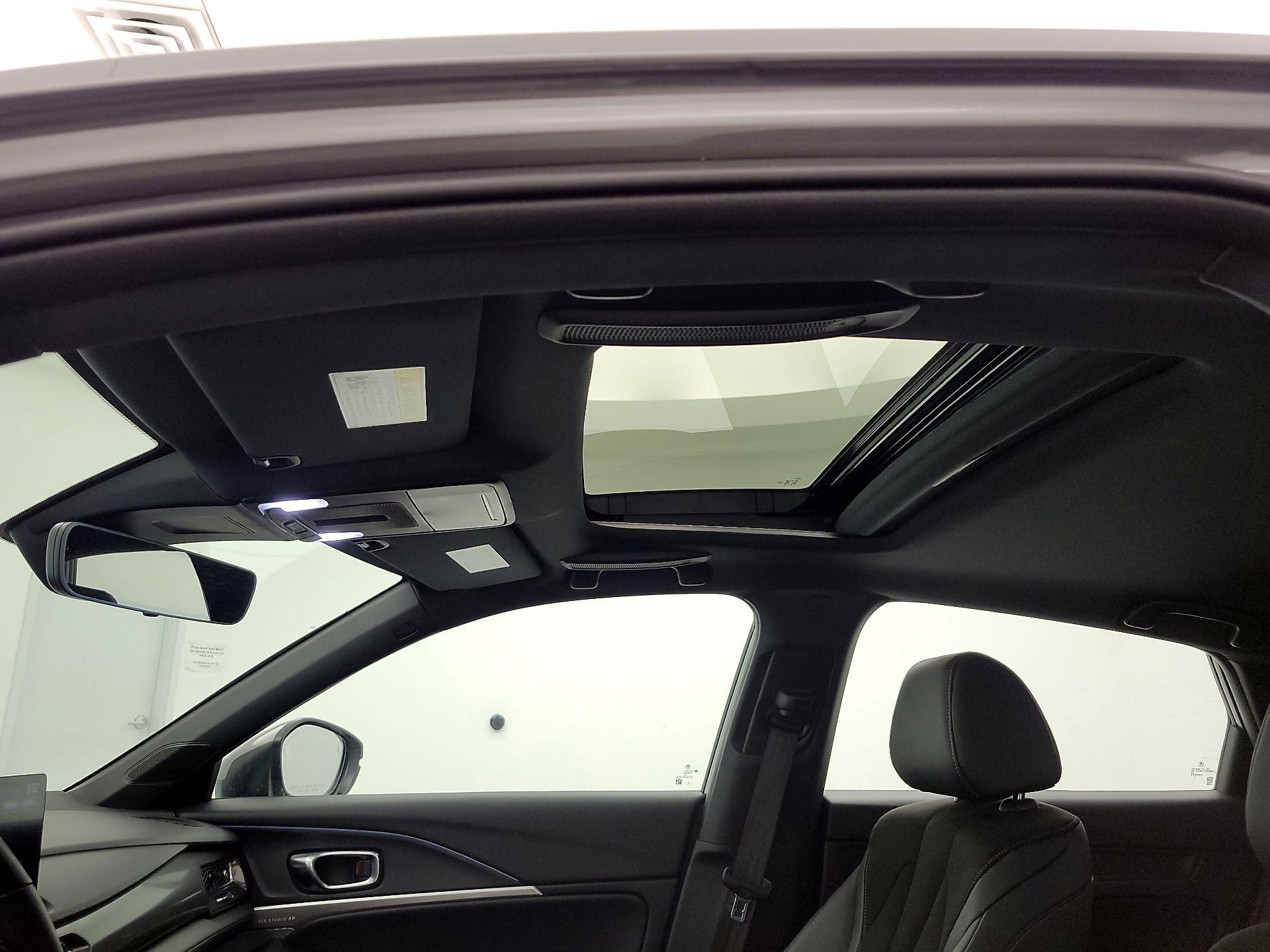 Thumbnail: 2023 Acura Integra - 19