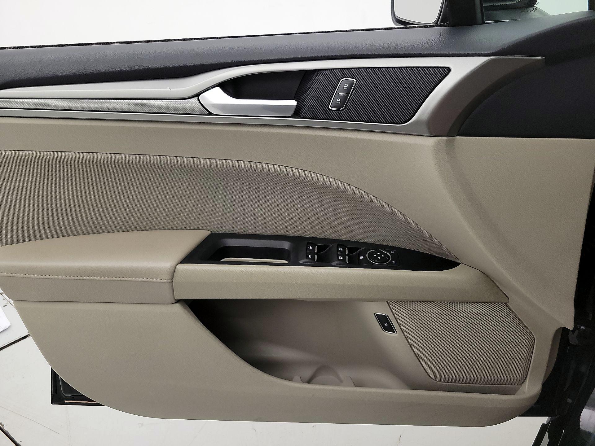 Thumbnail: 2019 Ford Fusion - 12