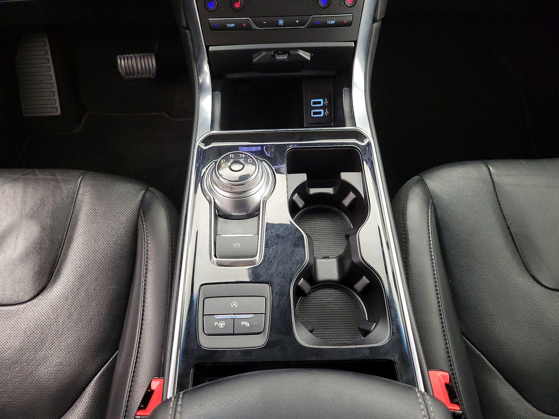 Thumbnail: 2019 Ford Edge - 18