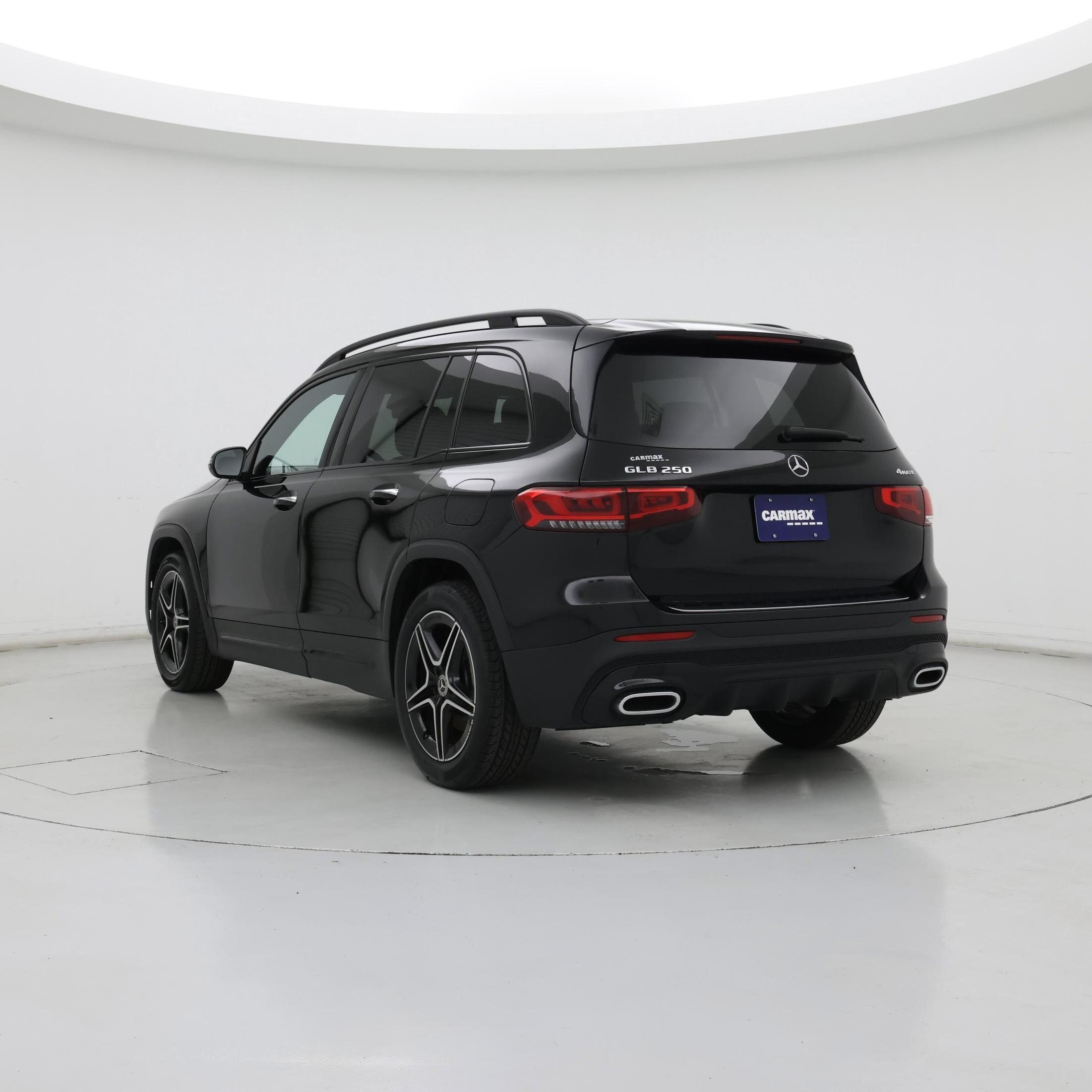 Thumbnail: 2021 Mercedes-Benz GLB - 2