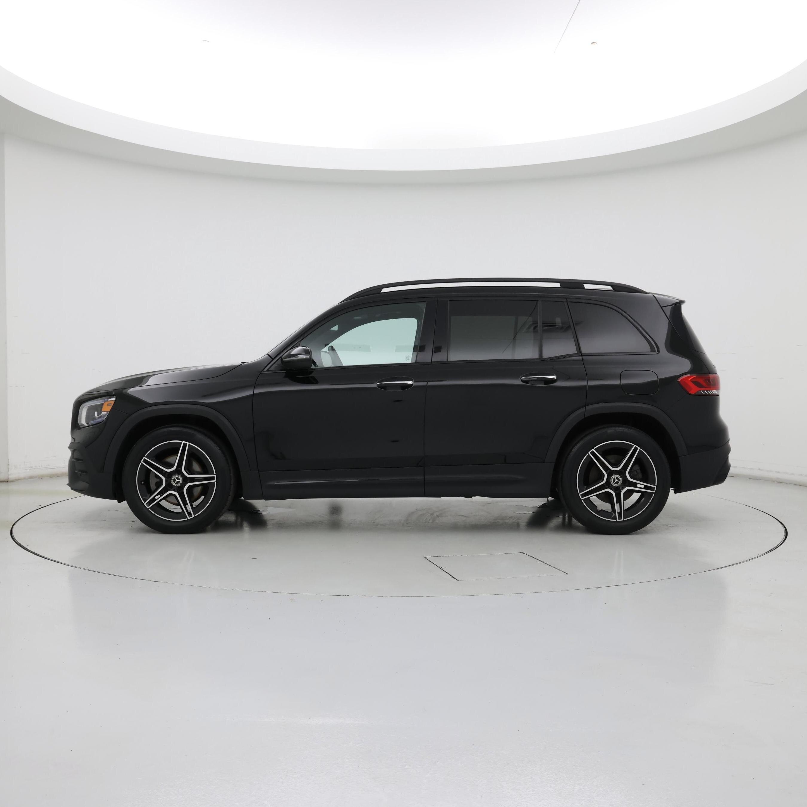Thumbnail: 2021 Mercedes-Benz GLB - 3