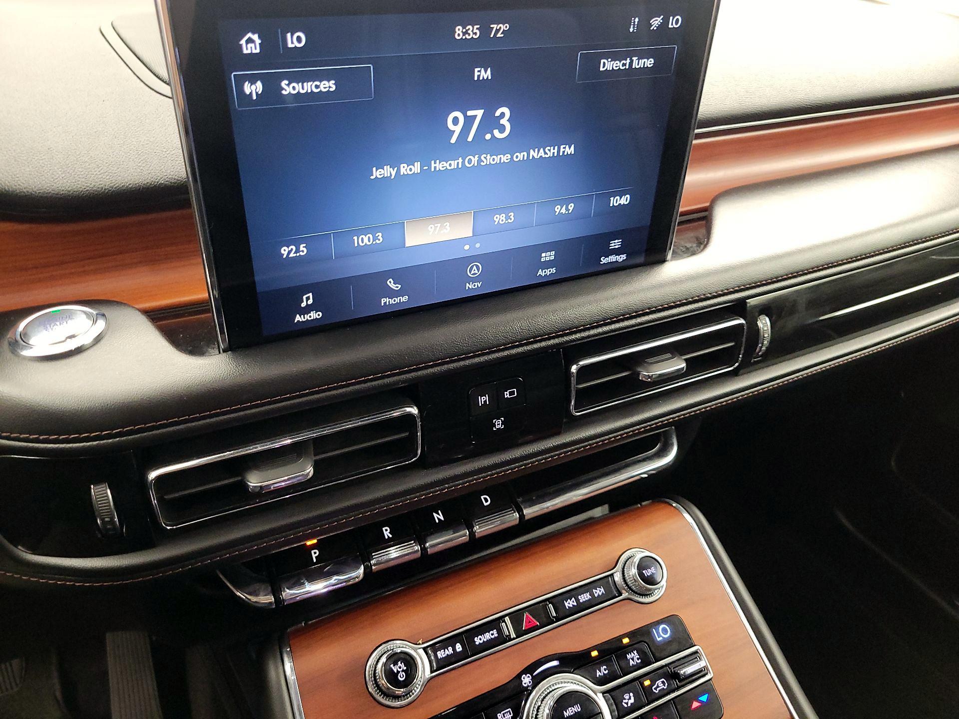 Thumbnail: 2020 Lincoln Aviator - 16