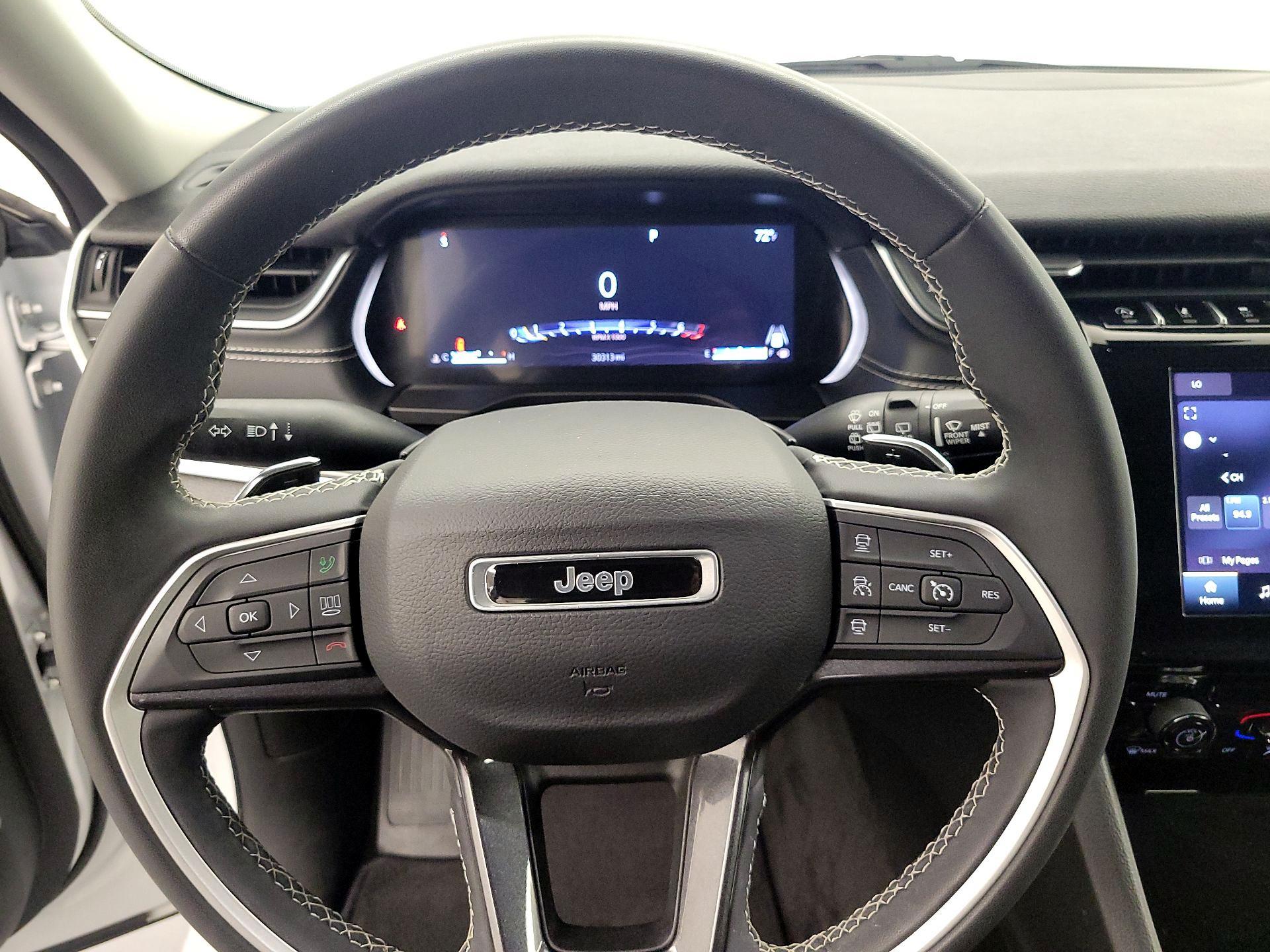 Thumbnail: 2022 Jeep Grand Cherokee - 10
