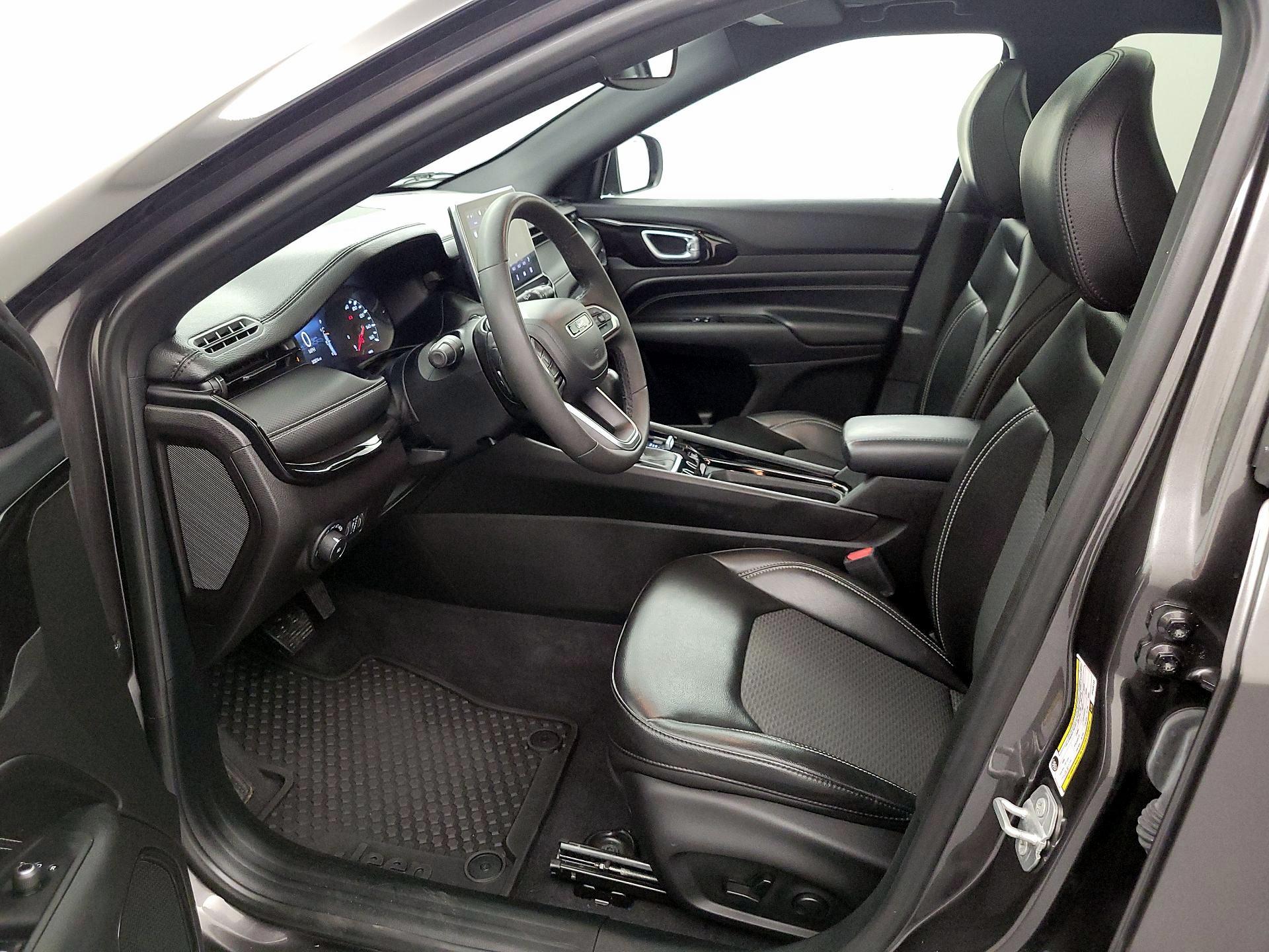 Thumbnail: 2023 Jeep Compass - 11