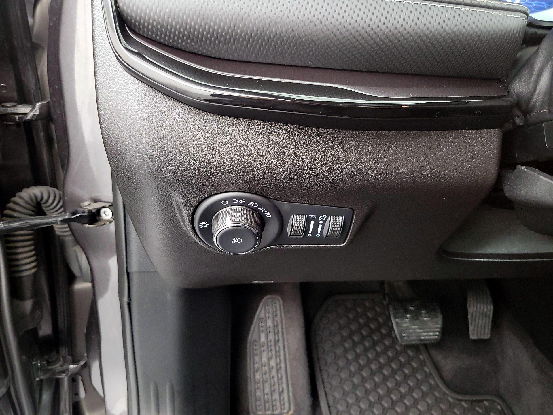 Thumbnail: 2023 Jeep Compass - 13