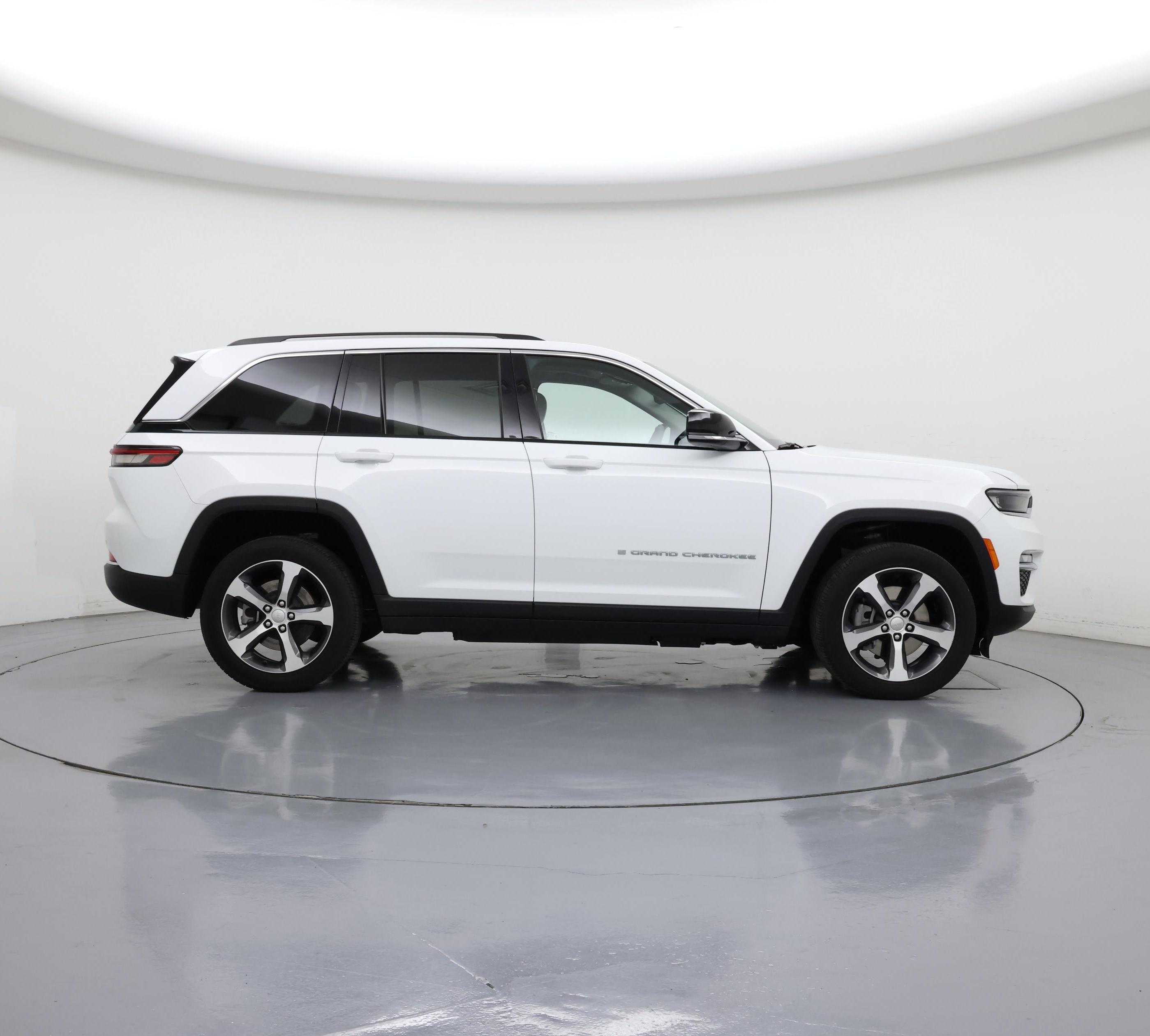Thumbnail: 2022 Jeep Grand Cherokee - 7