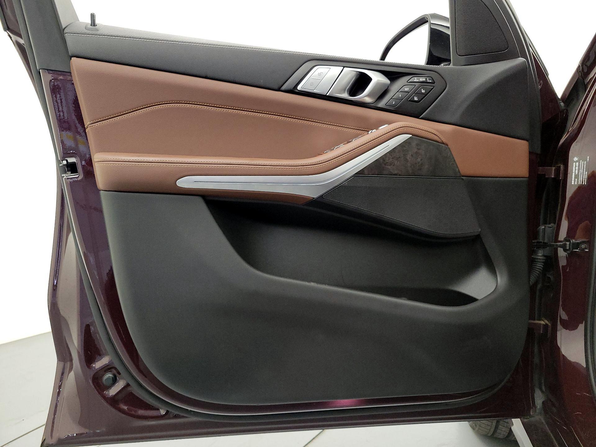 Thumbnail: 2022 BMW X7 - 10
