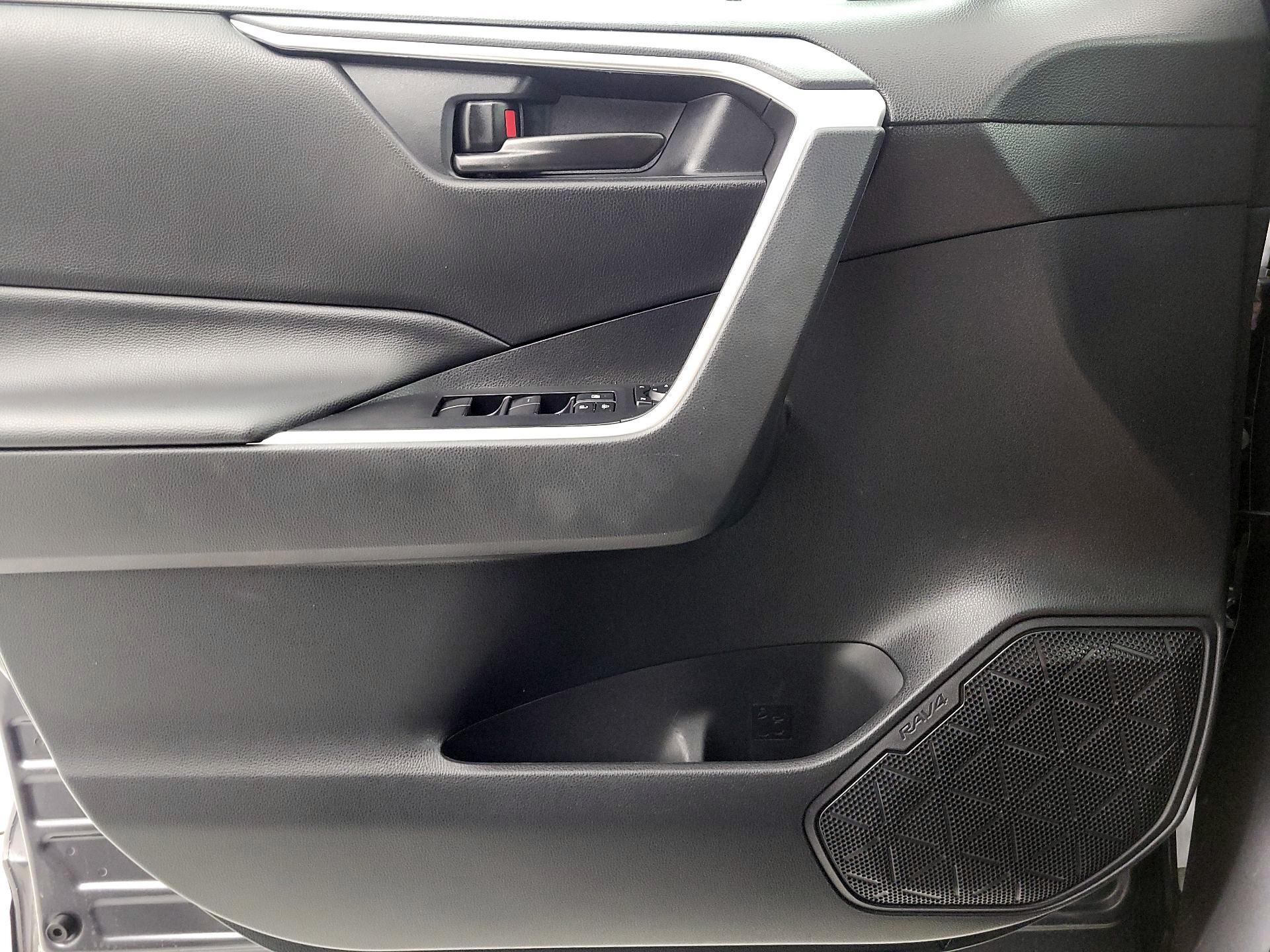 Thumbnail: 2023 Toyota RAV4 - 12