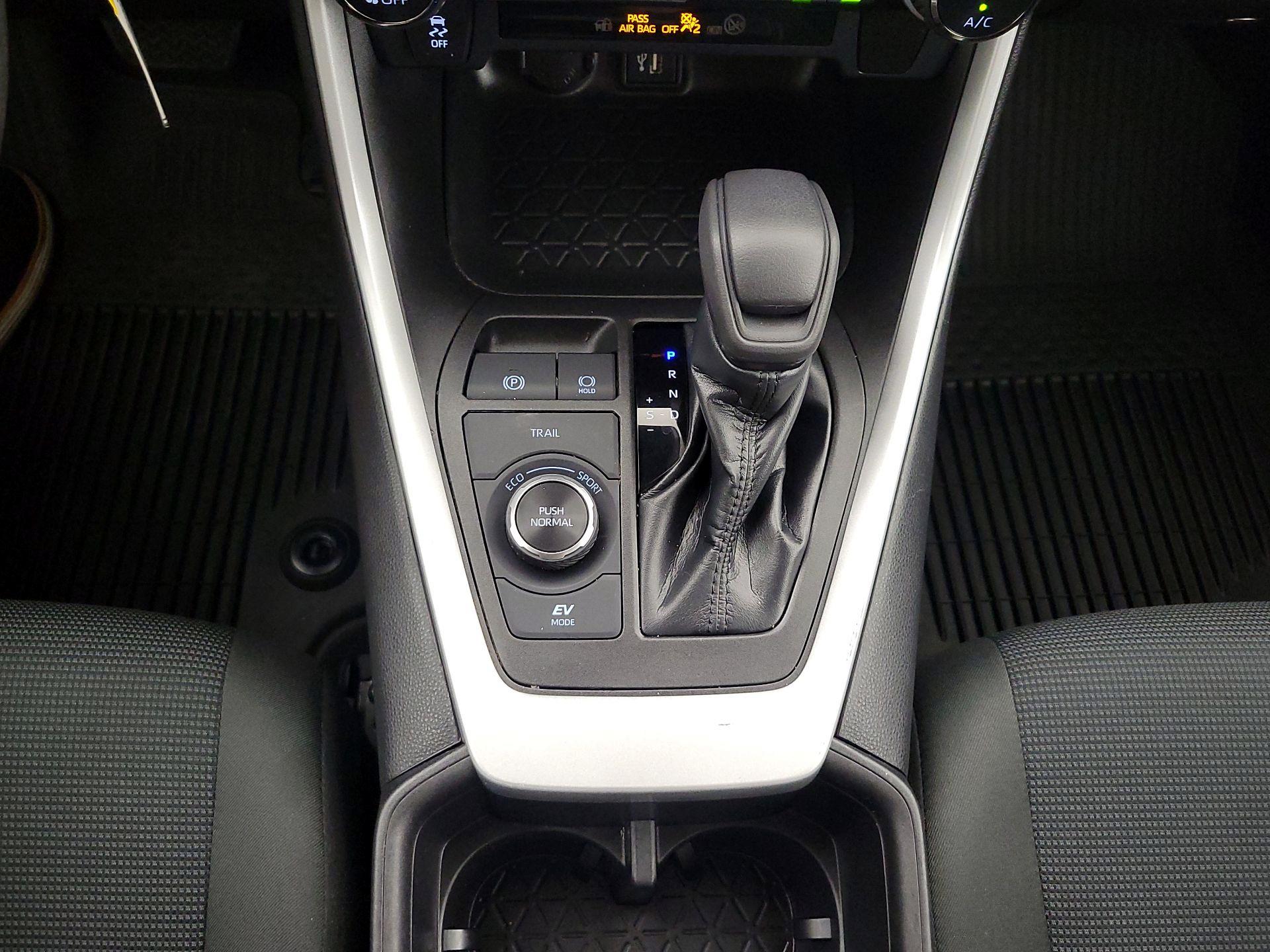 Thumbnail: 2023 Toyota RAV4 - 18