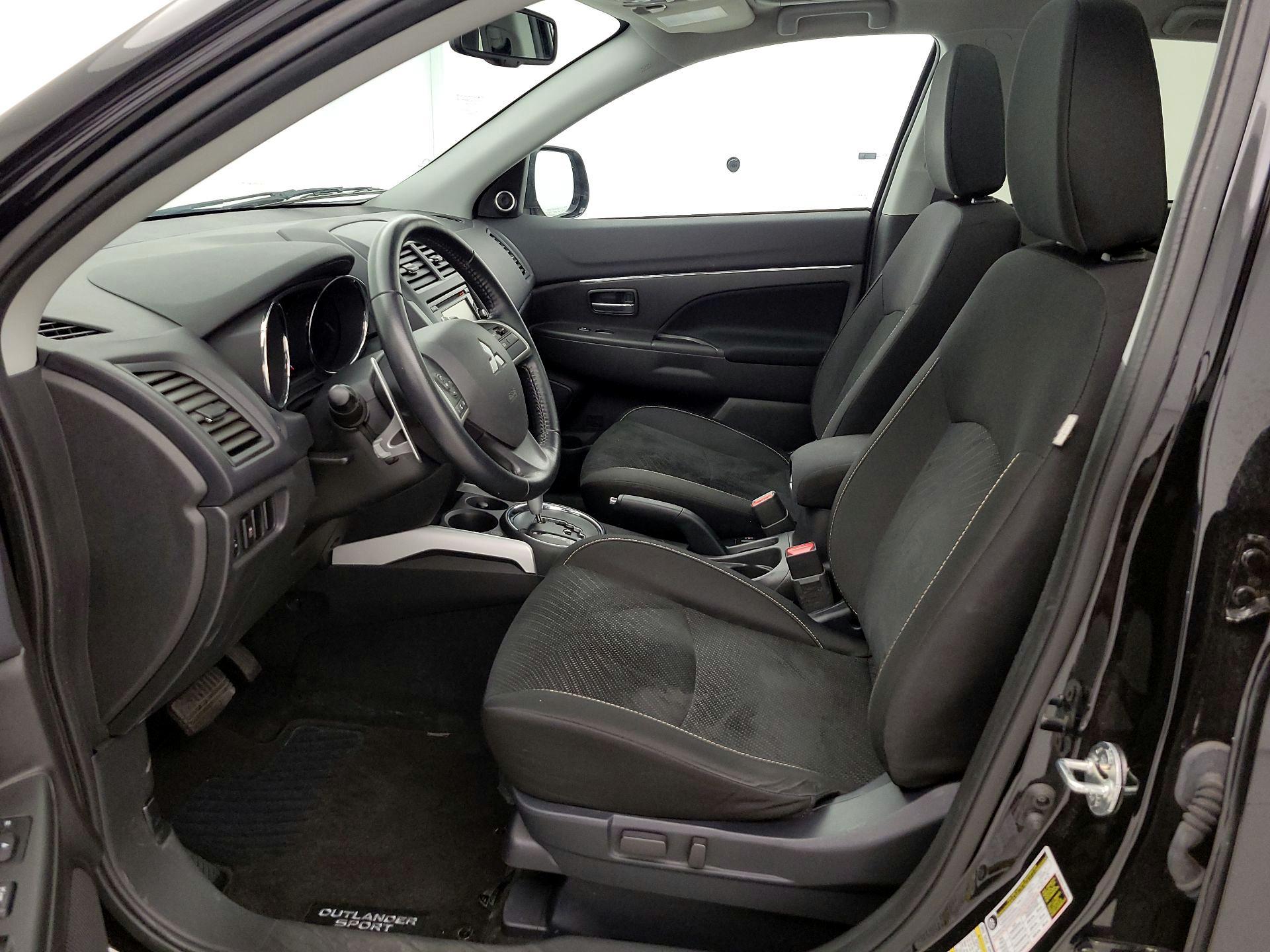 Thumbnail: 2014 Mitsubishi Outlander Sport - 11