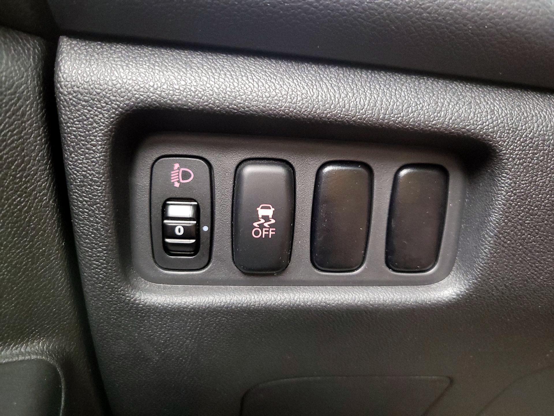 Thumbnail: 2014 Mitsubishi Outlander Sport - 13