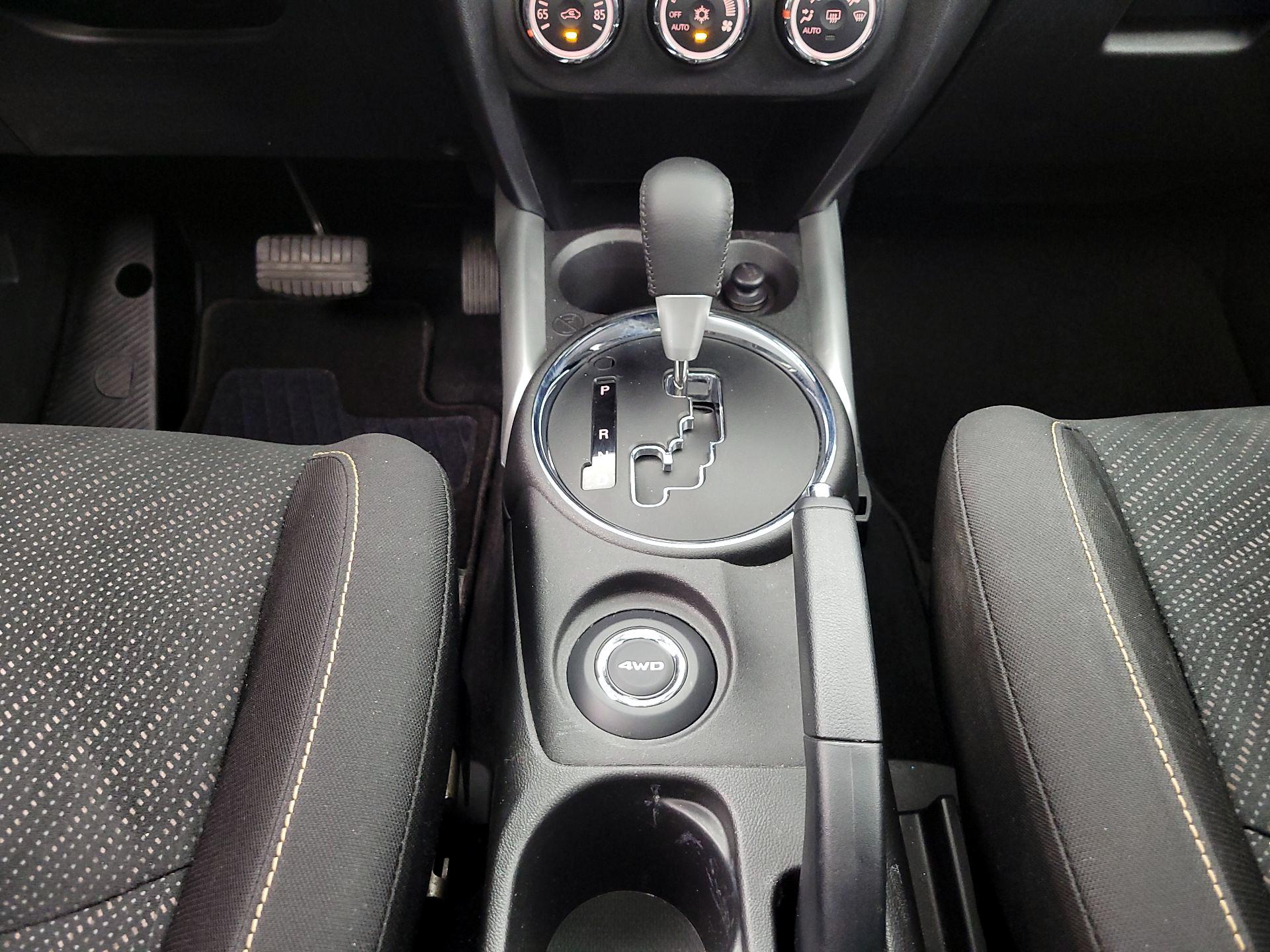 Thumbnail: 2014 Mitsubishi Outlander Sport - 17