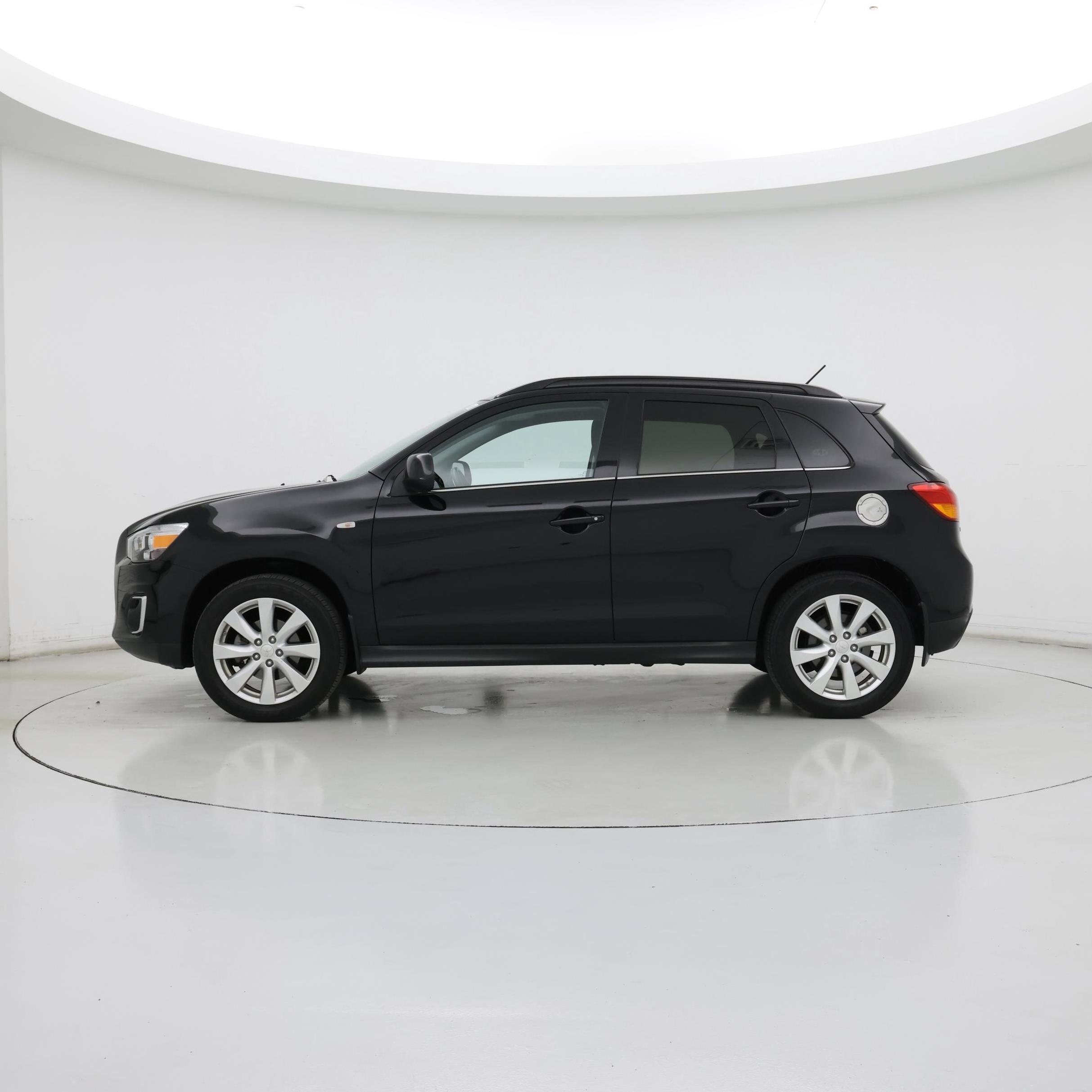 Thumbnail: 2014 Mitsubishi Outlander Sport - 3