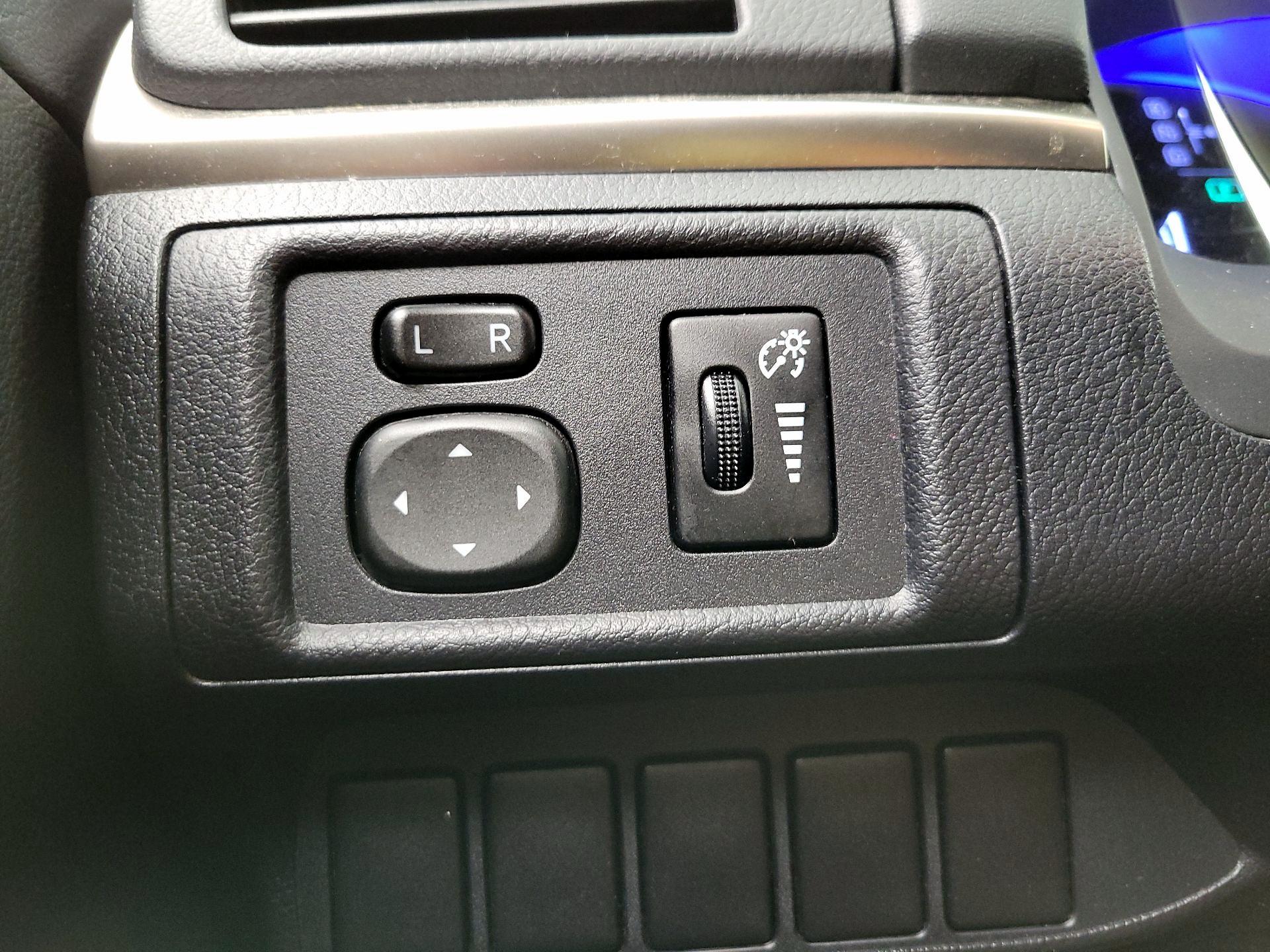 Thumbnail: 2014 Lexus CT - 13