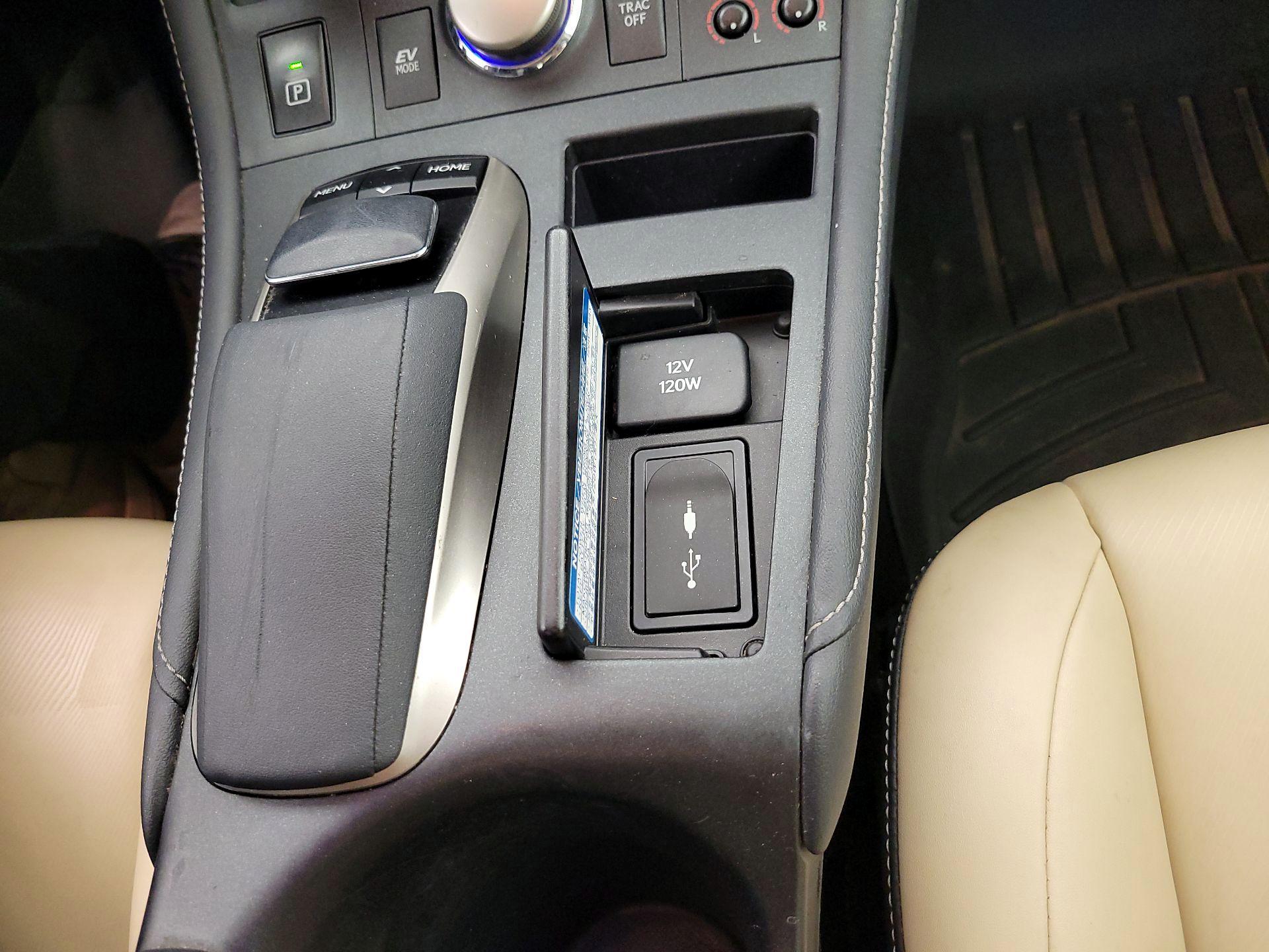 Thumbnail: 2014 Lexus CT - 19