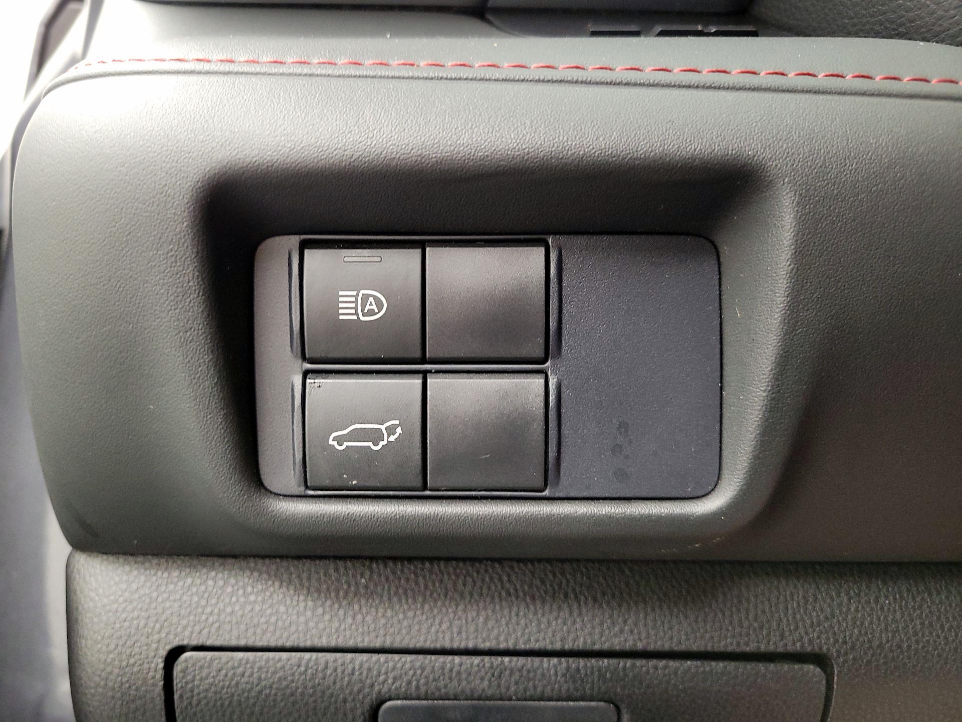 Thumbnail: 2021 Toyota Highlander - 13