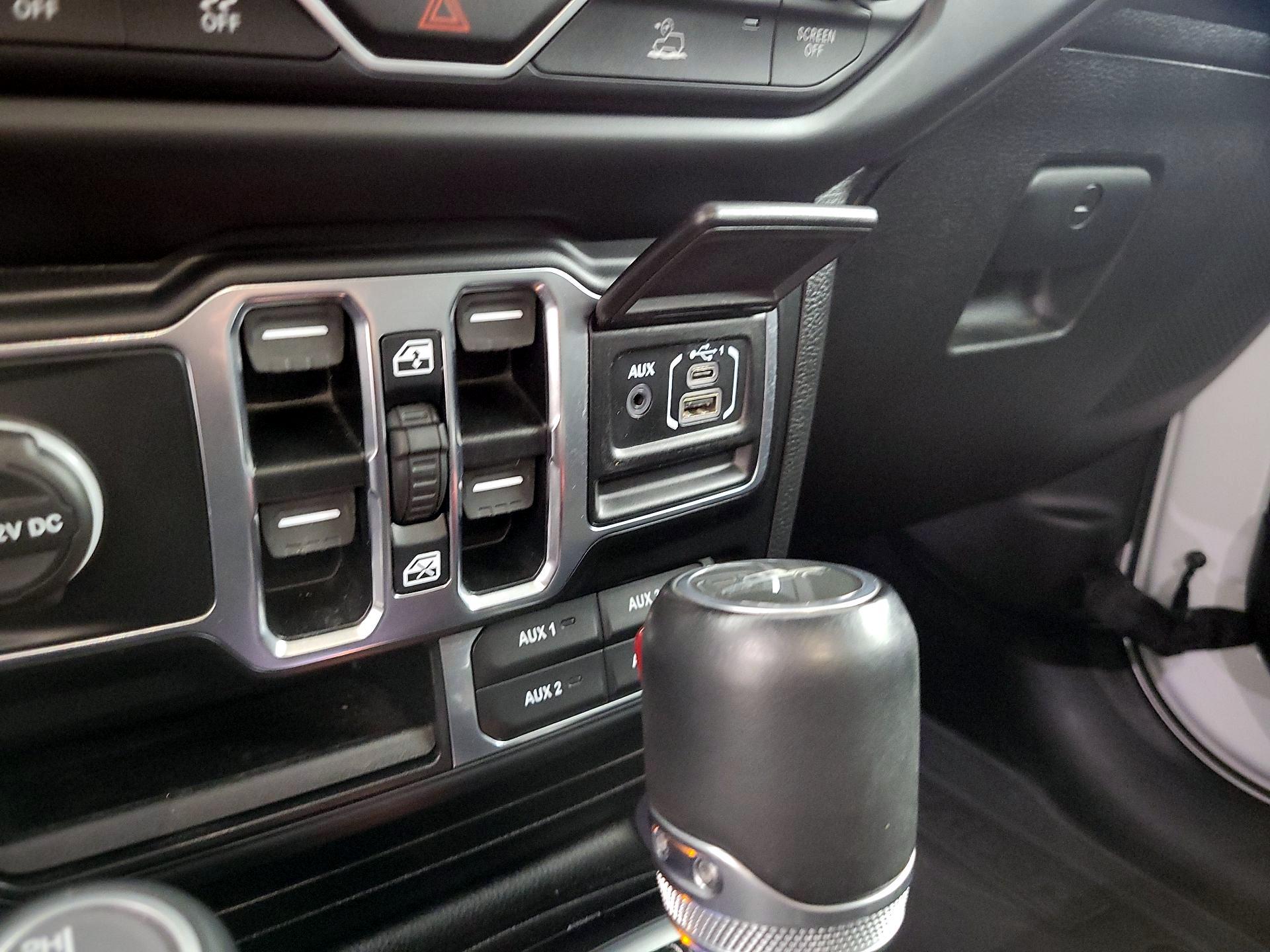 Thumbnail: 2020 Jeep Gladiator - 19