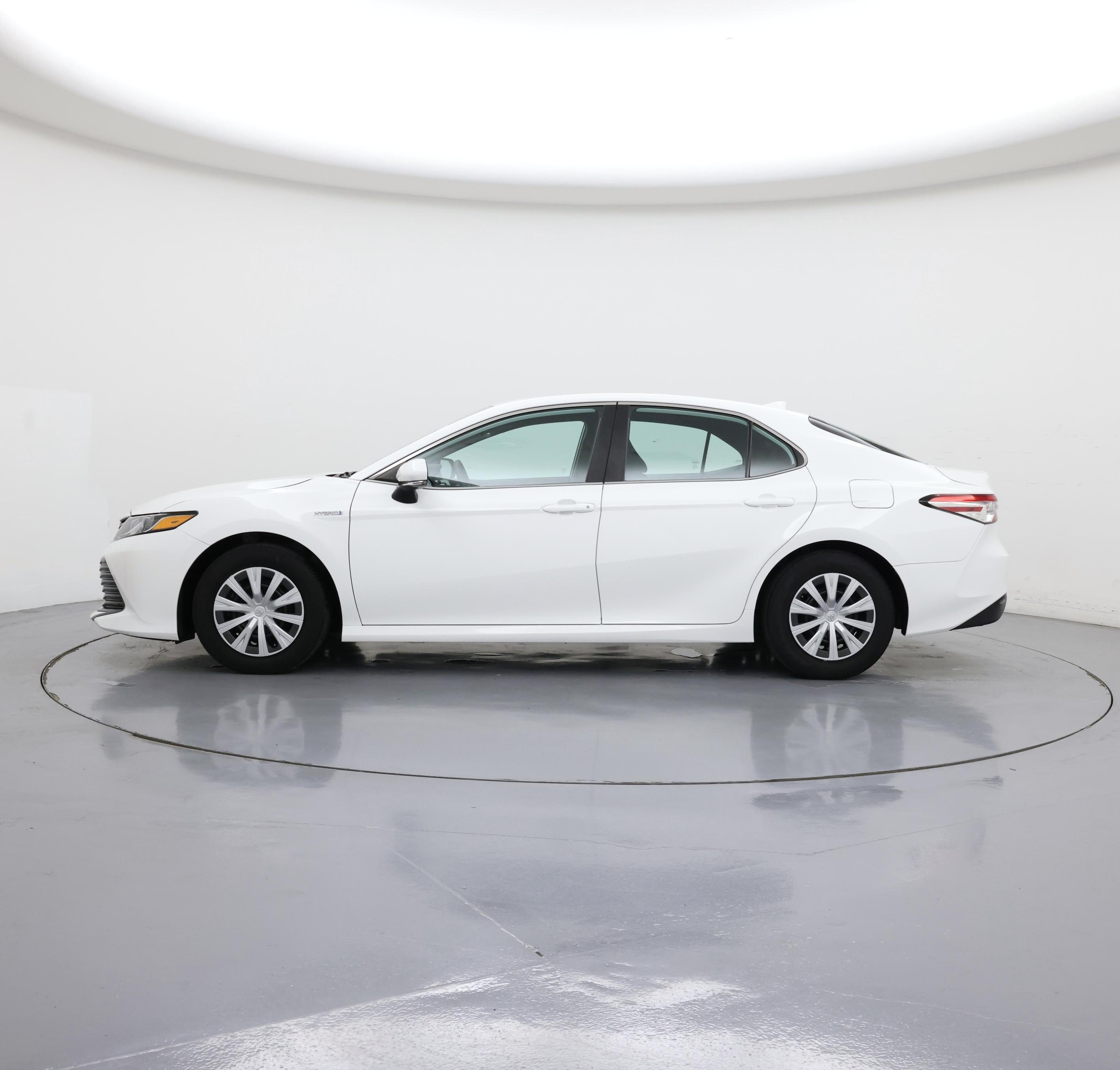 Thumbnail: 2020 Toyota Camry - 3