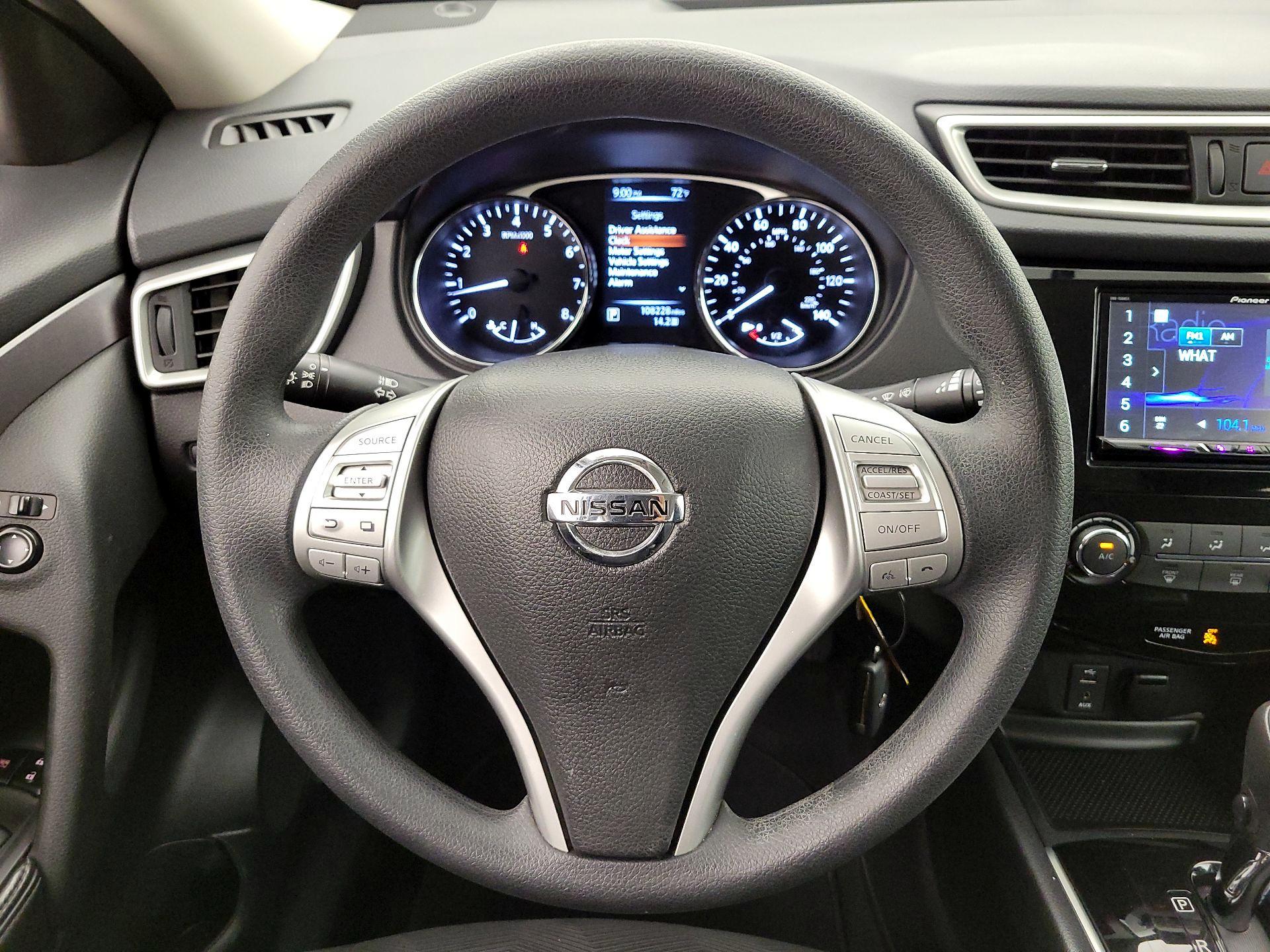 Thumbnail: 2016 Nissan Rogue - 10