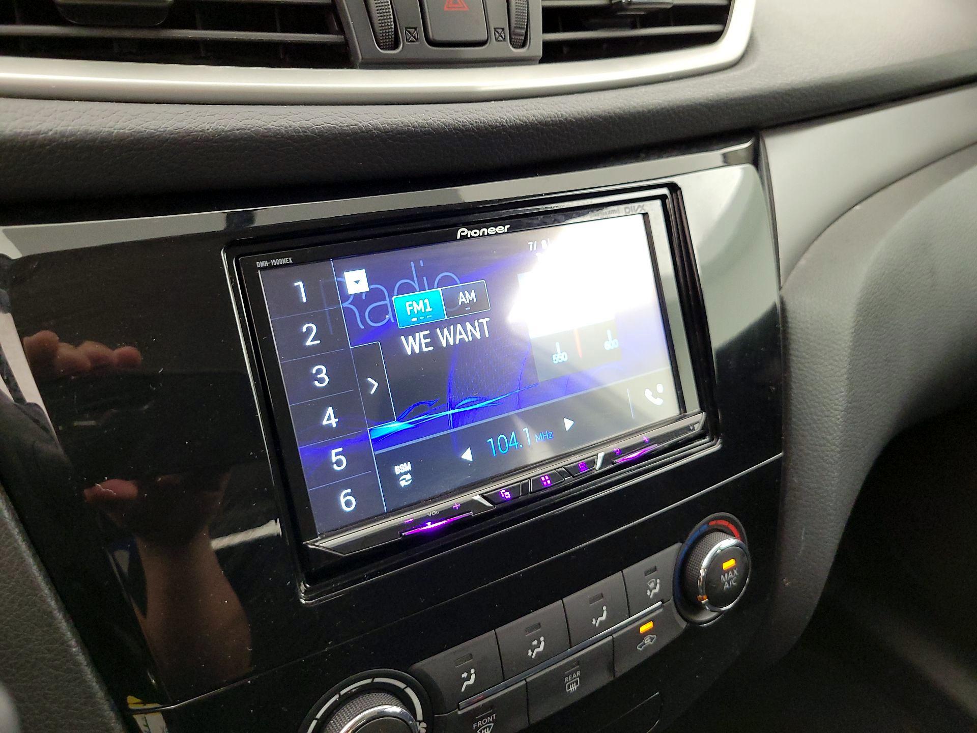 Thumbnail: 2016 Nissan Rogue - 14