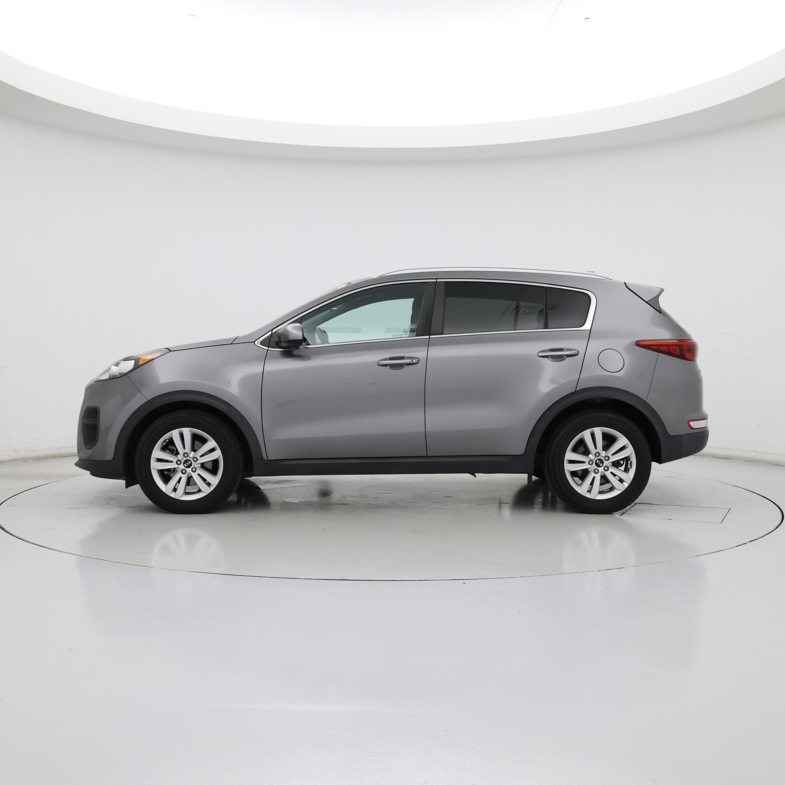 Thumbnail: 2017 Kia Sportage - 3