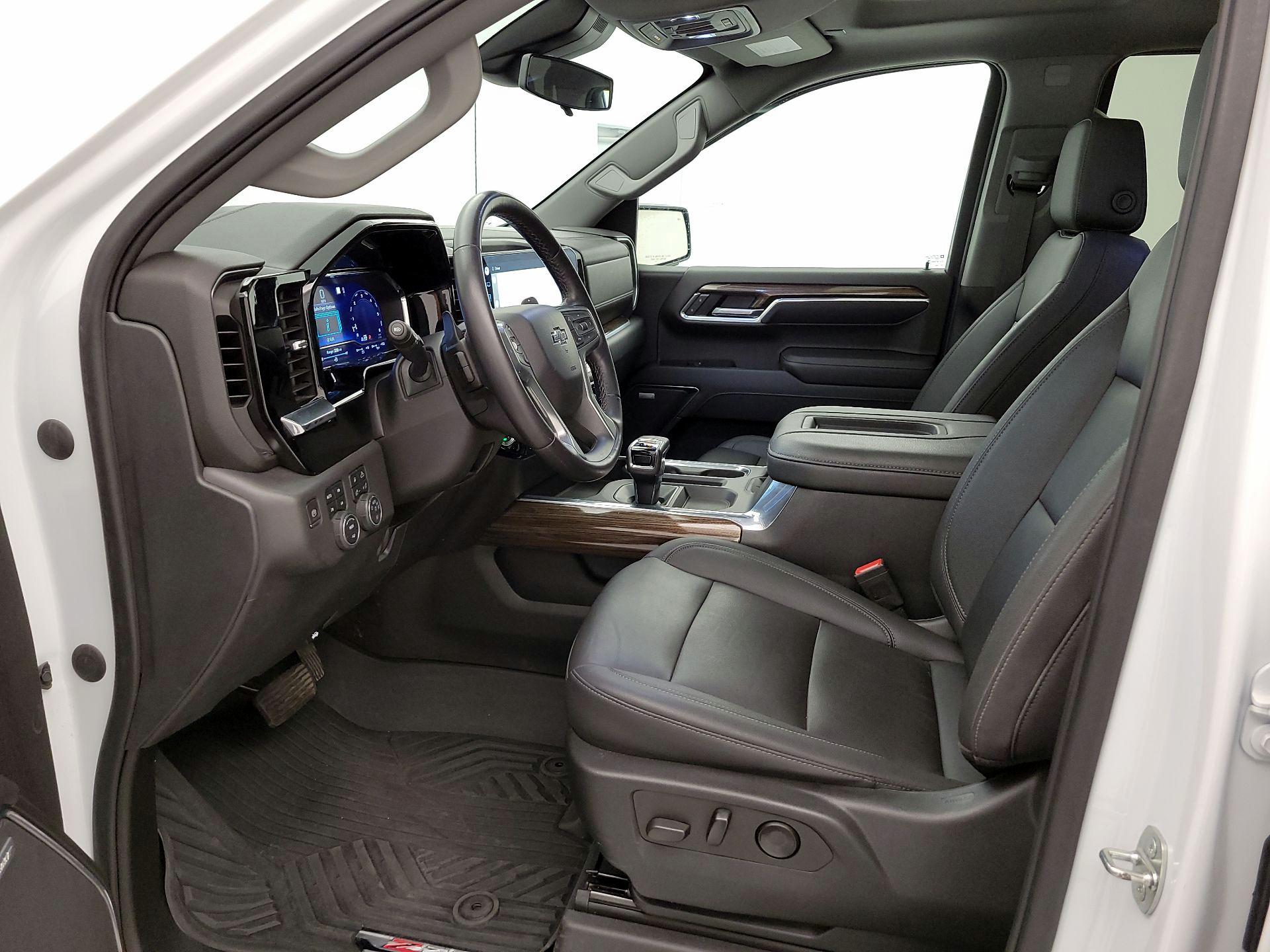 Thumbnail: 2022 Chevrolet Silverado 1500 - 11