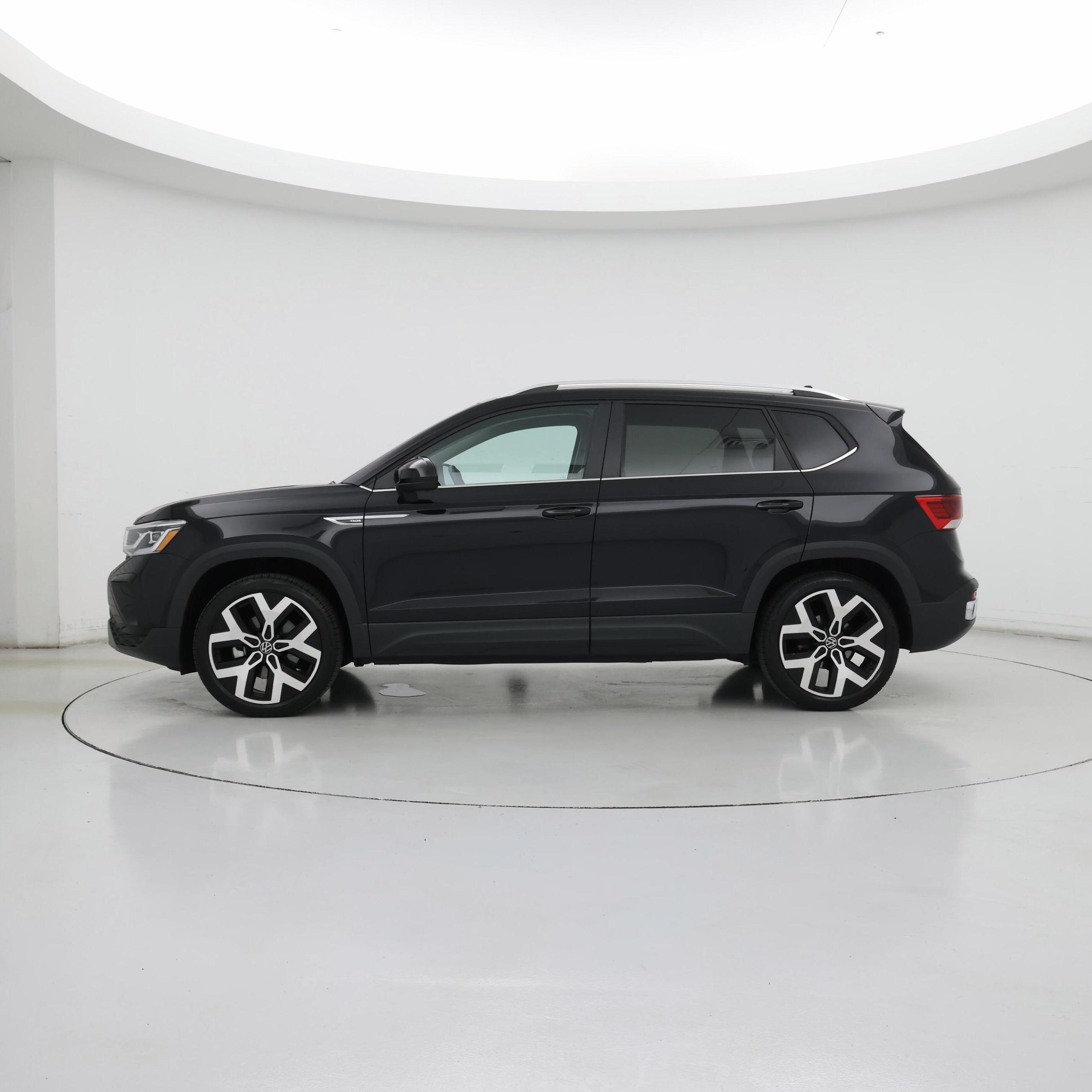 Thumbnail: 2022 Volkswagen Taos - 3