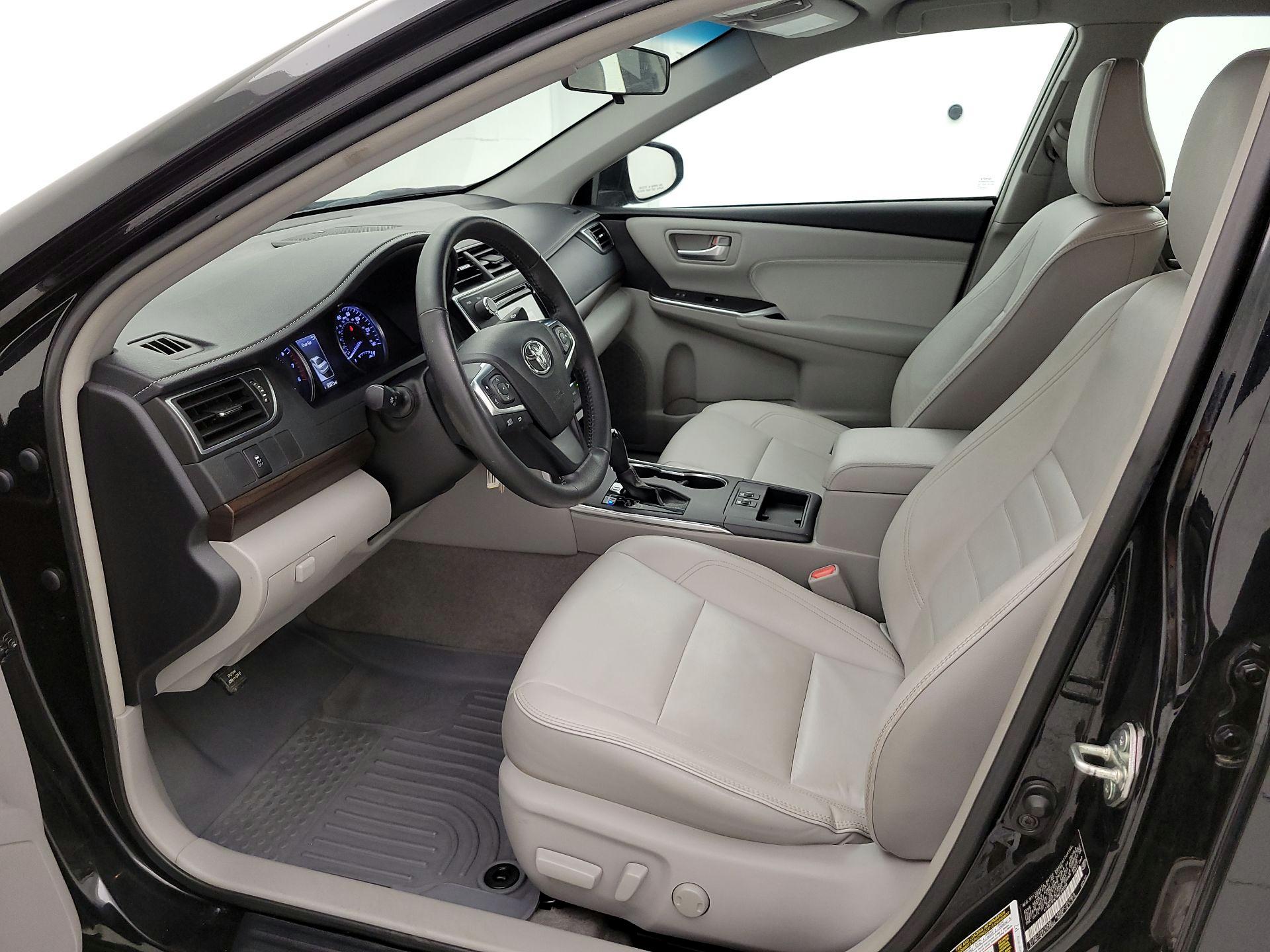 Thumbnail: 2017 Toyota Camry - 11