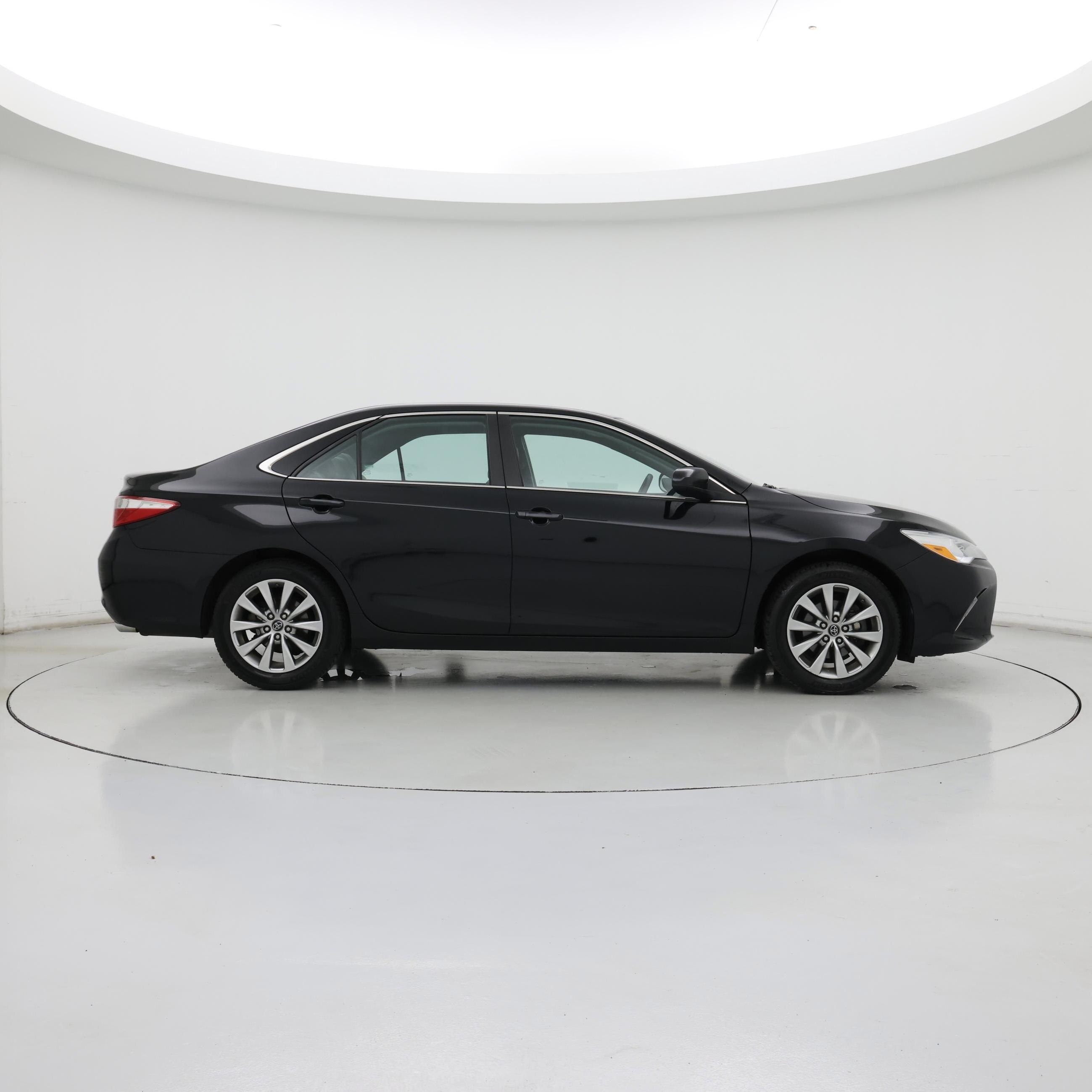 Thumbnail: 2017 Toyota Camry - 7