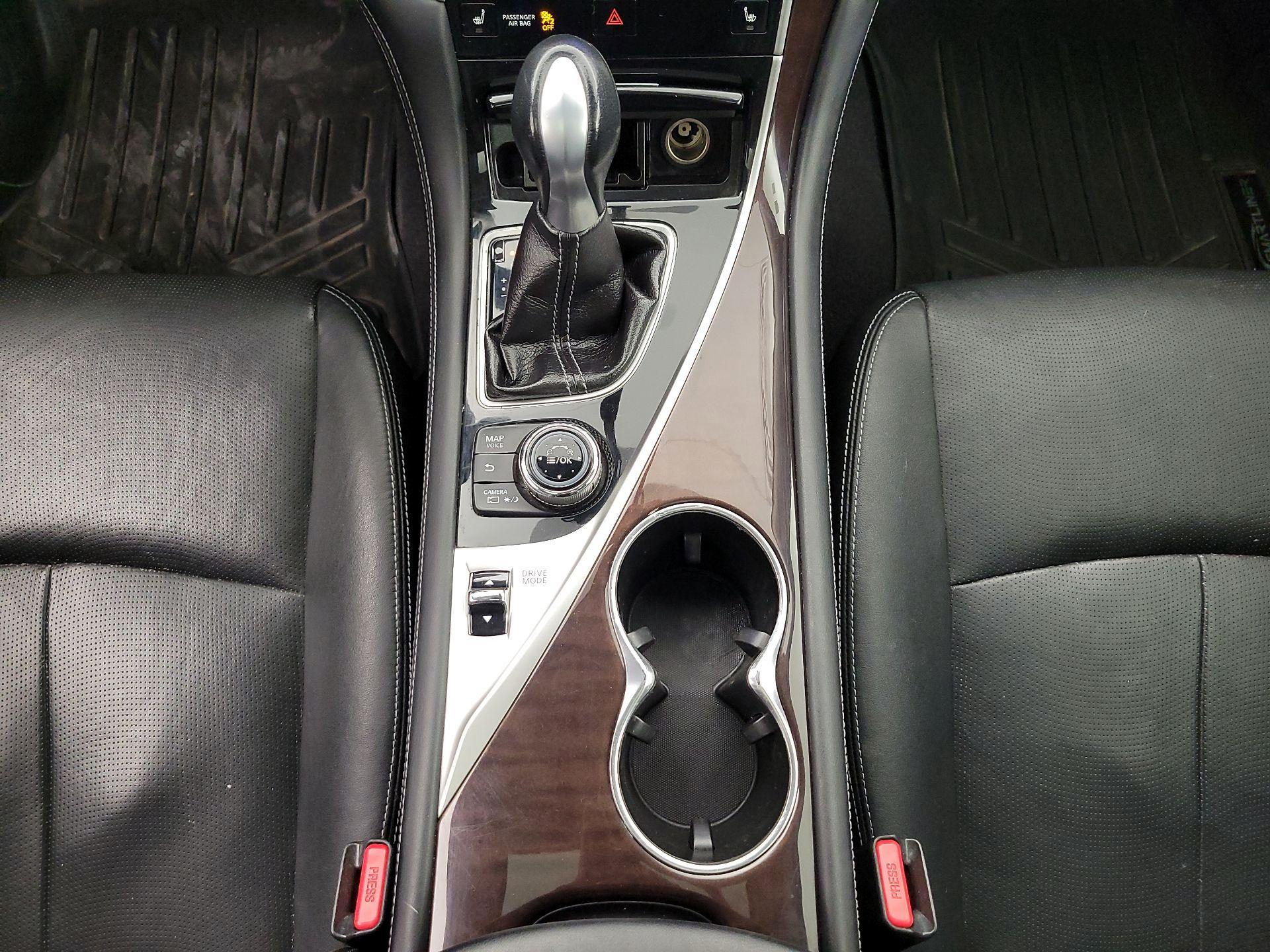 Thumbnail: 2015 INFINITI Q50 - 18
