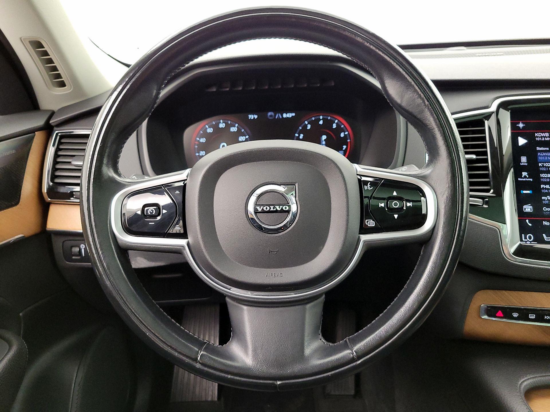 Thumbnail: 2022 Volvo XC90 - 10