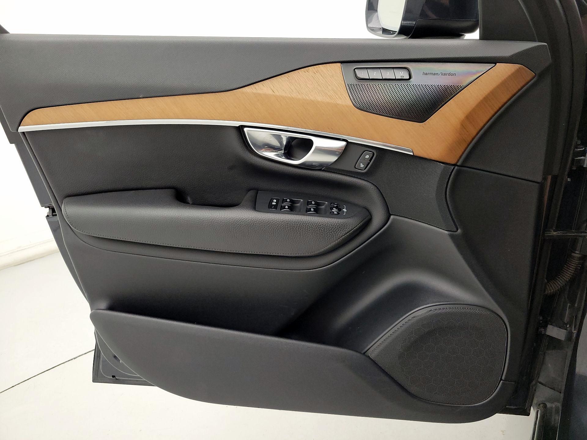 Thumbnail: 2022 Volvo XC90 - 12