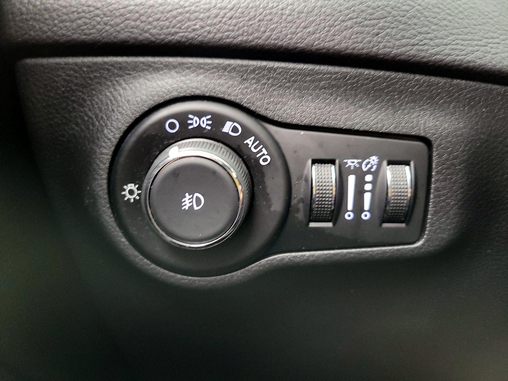 Thumbnail: 2018 Jeep Compass - 13