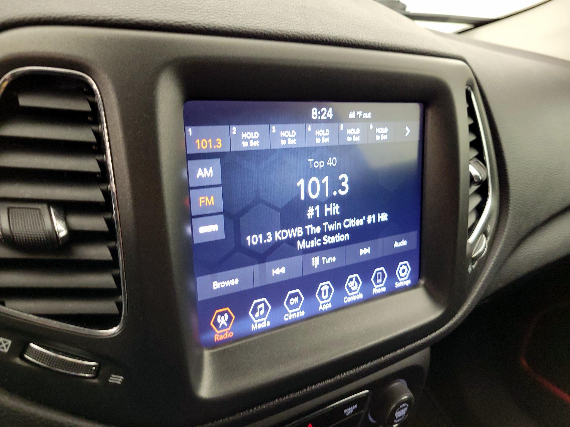 Thumbnail: 2018 Jeep Compass - 15