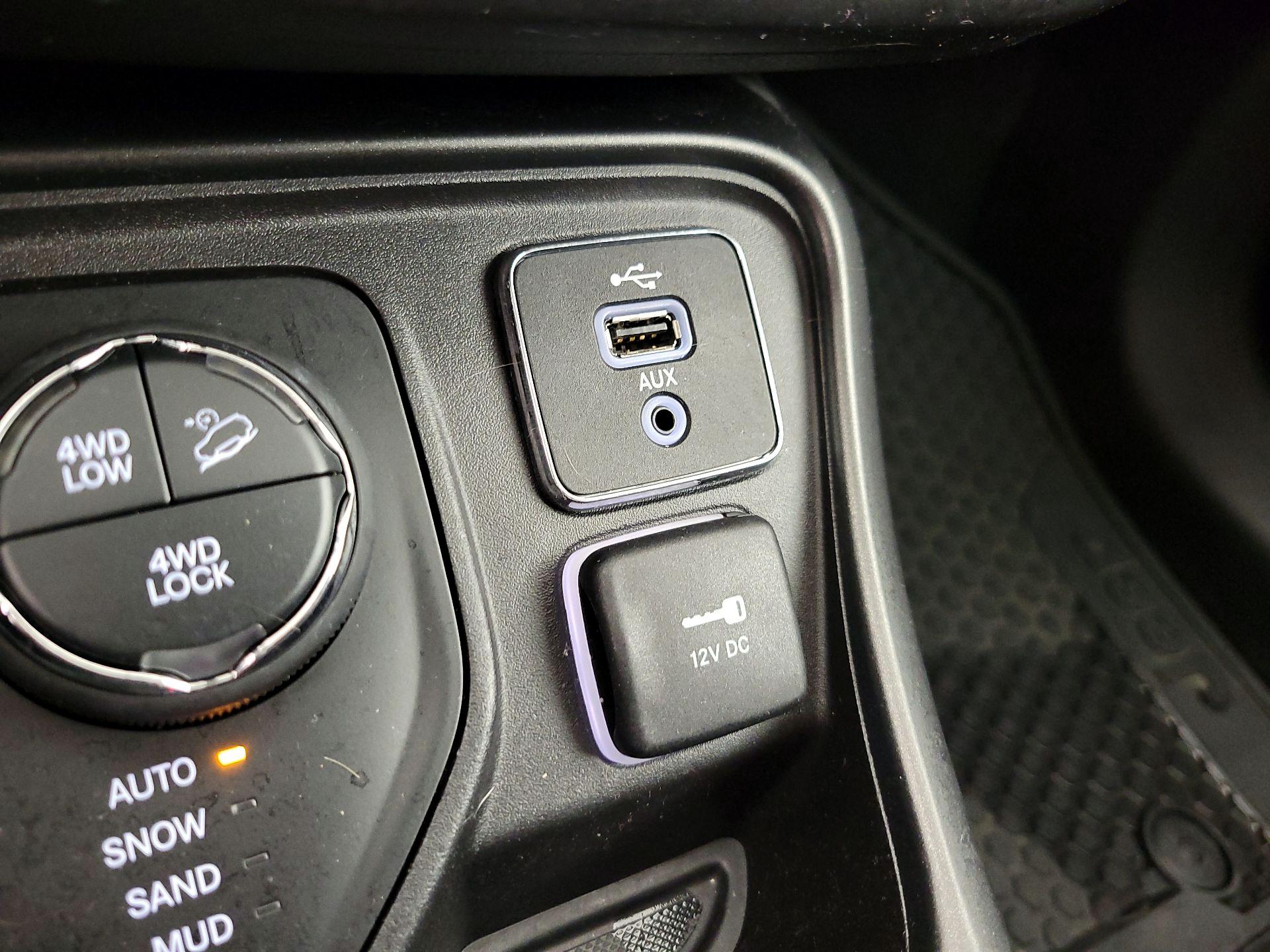 Thumbnail: 2018 Jeep Compass - 18