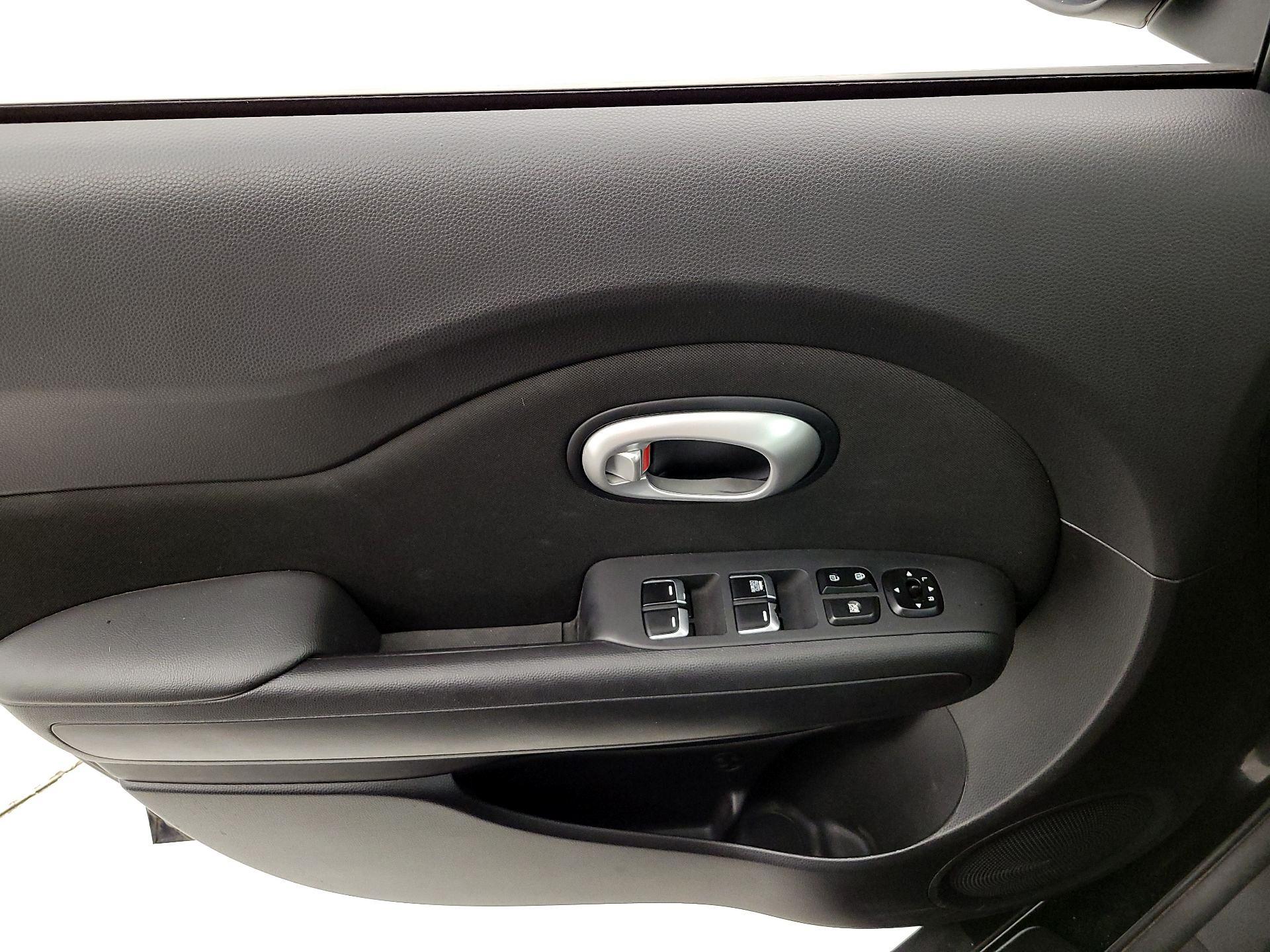 Thumbnail: 2019 Kia Soul - 12