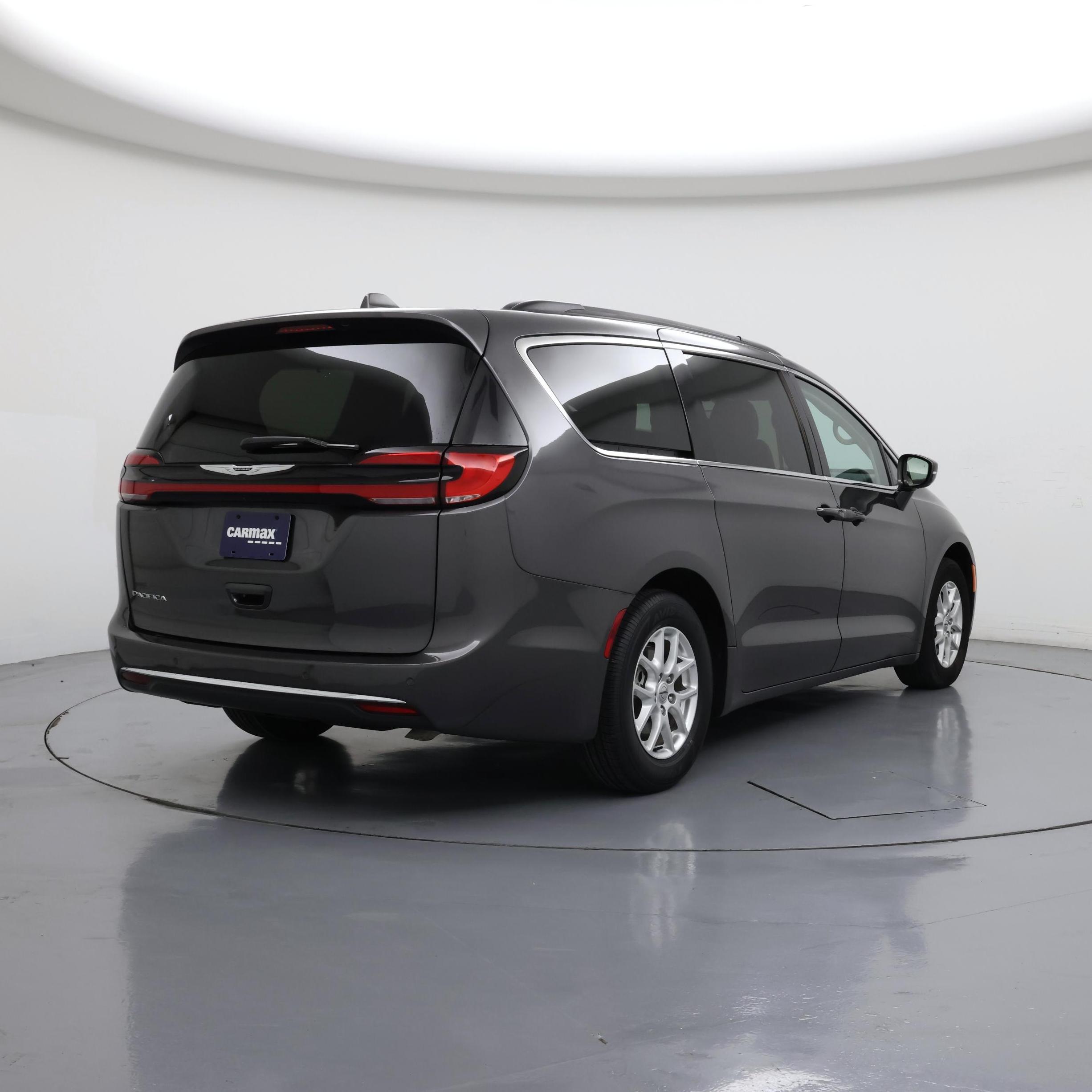 Thumbnail: 2022 Chrysler Pacifica - 8