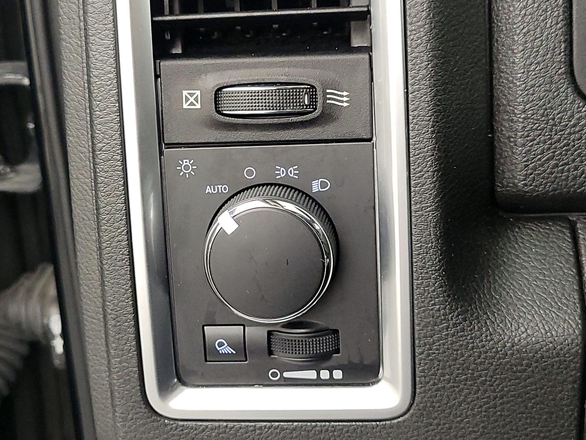 Thumbnail: 2023 RAM 1500 Classic - 13