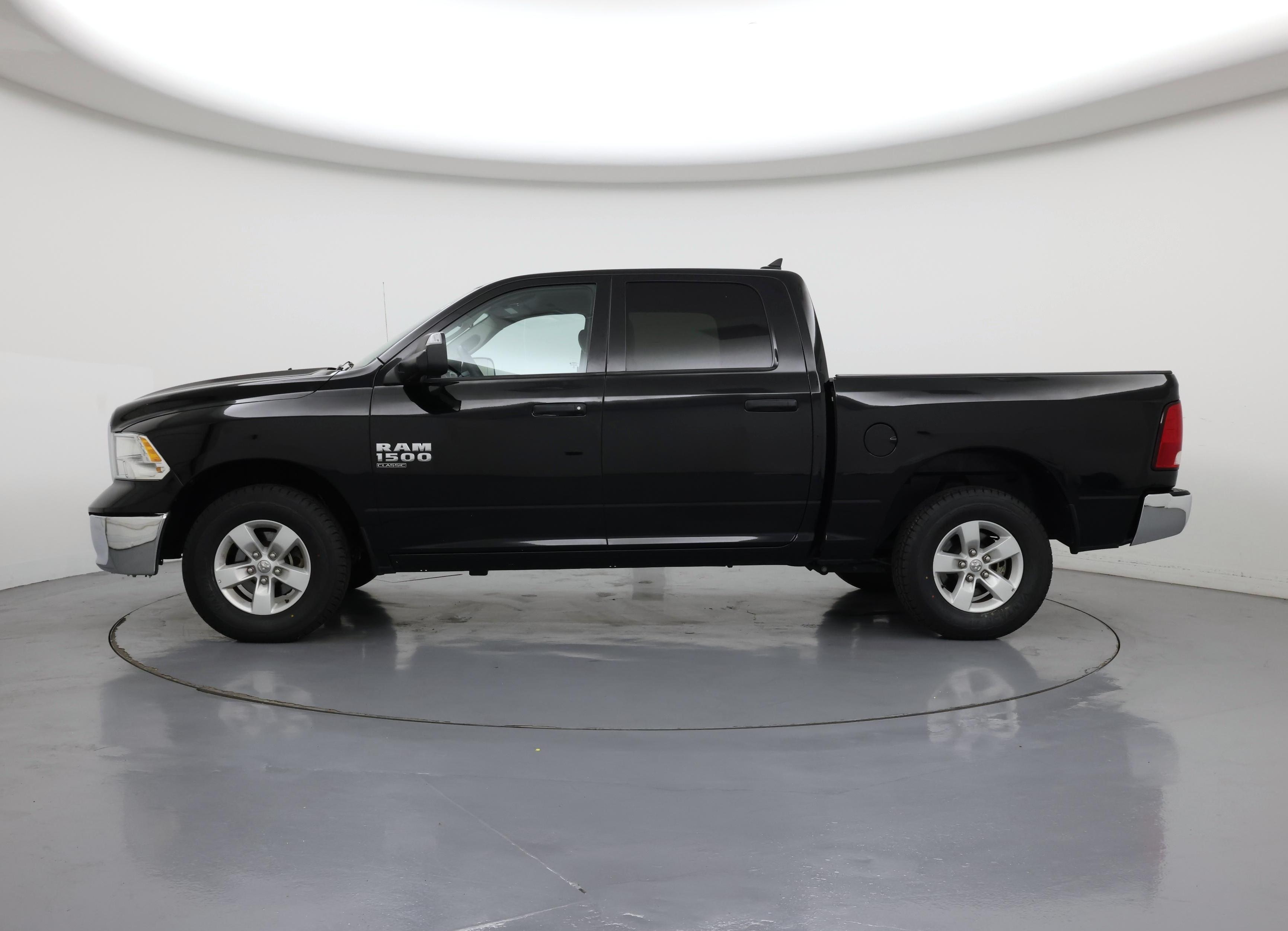 Thumbnail: 2023 RAM 1500 Classic - 3