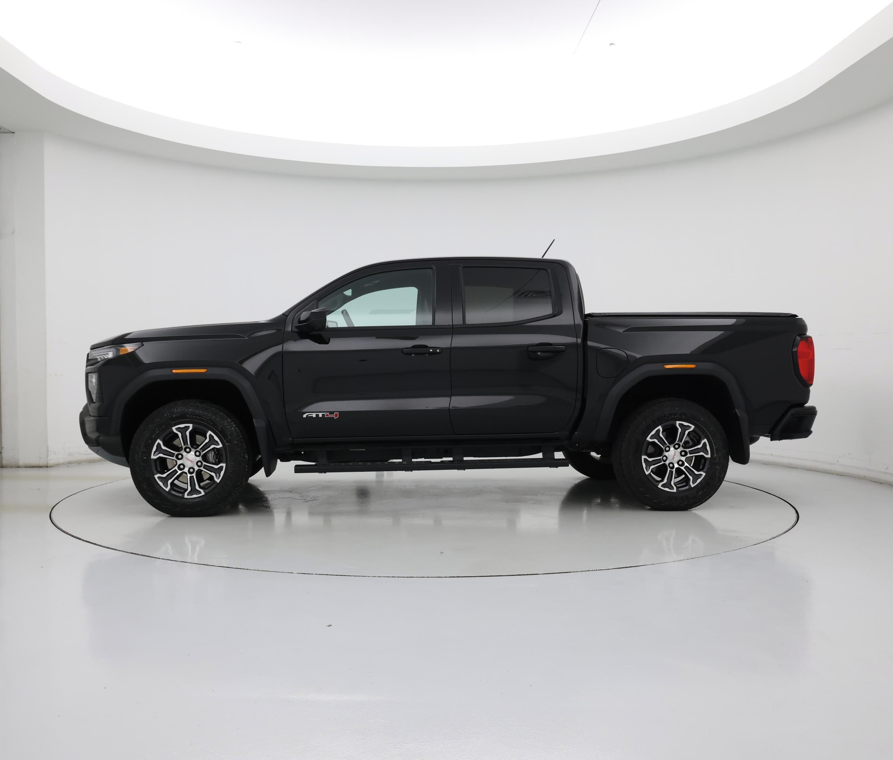 Thumbnail: 2024 GMC Canyon - 3