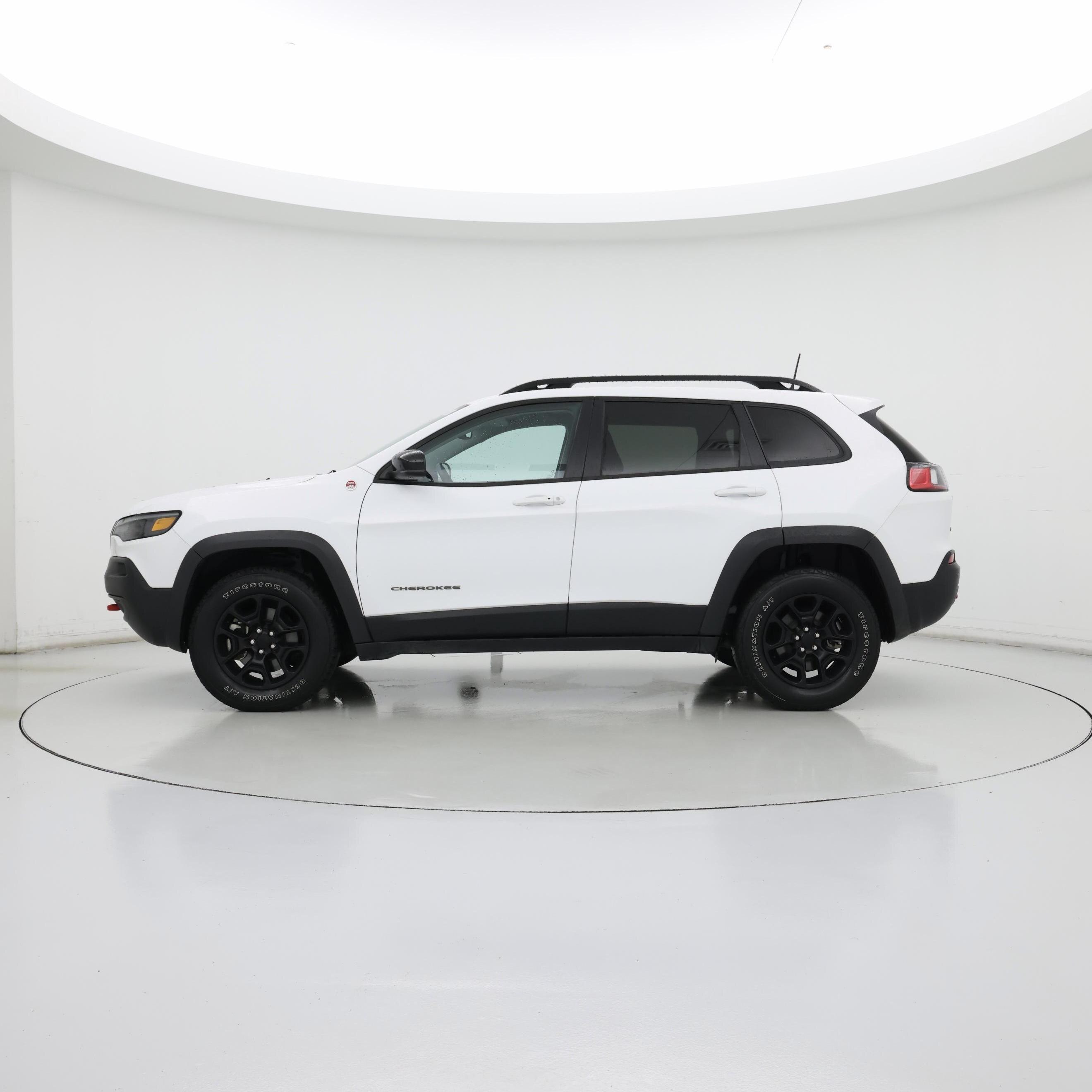 Thumbnail: 2022 Jeep Cherokee - 3