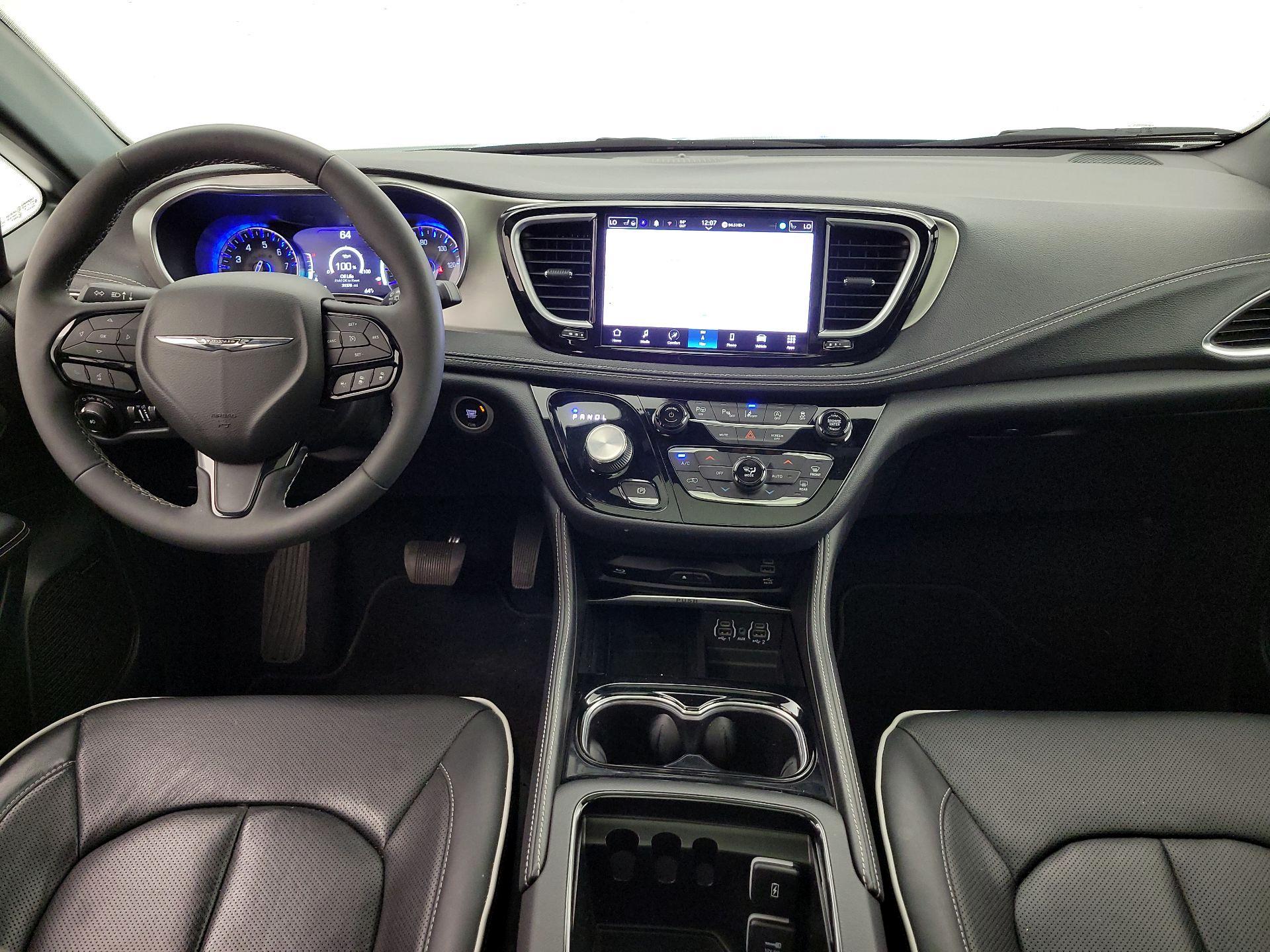 Thumbnail: 2022 Chrysler Pacifica - 9