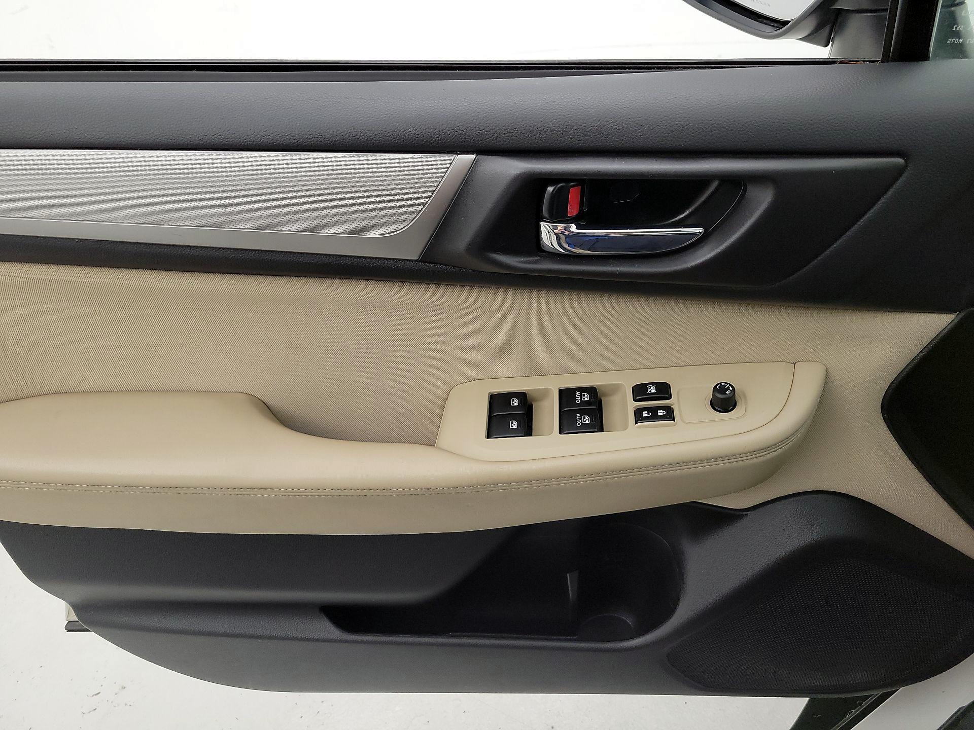 Thumbnail: 2016 Subaru Outback - 12