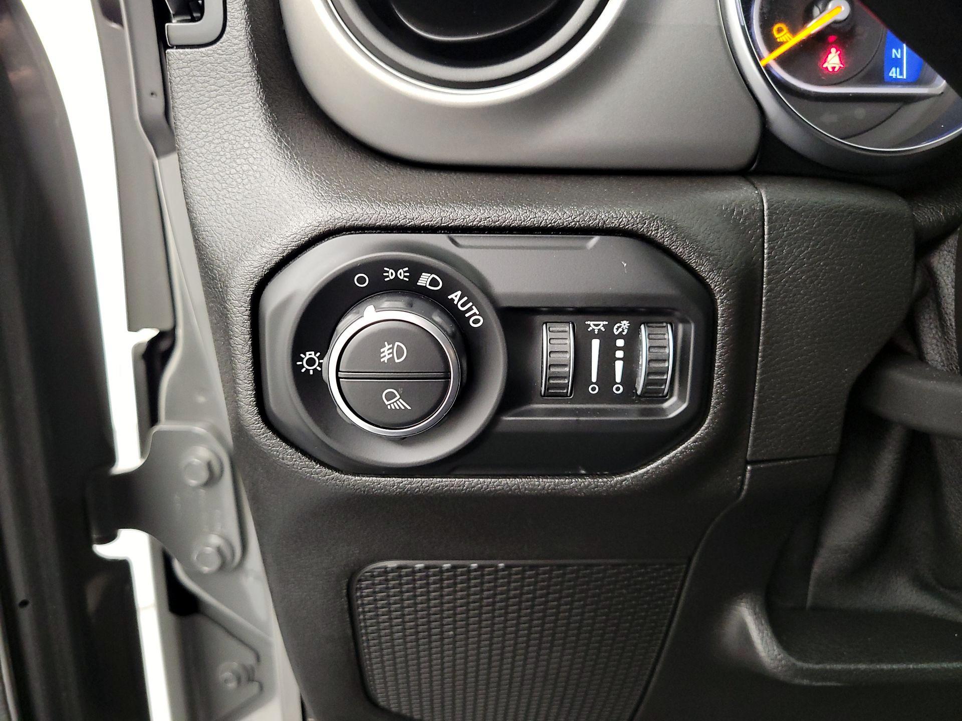 Thumbnail: 2021 Jeep Gladiator - 13