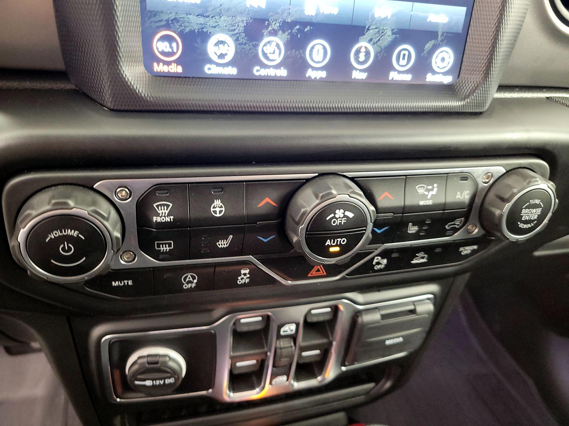 Thumbnail: 2021 Jeep Gladiator - 17