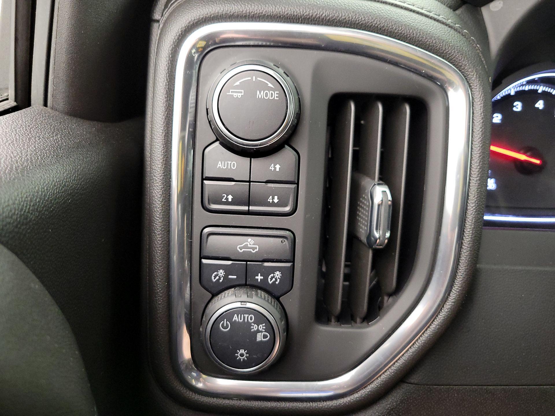 Thumbnail: 2020 Chevrolet Silverado 1500 - 13
