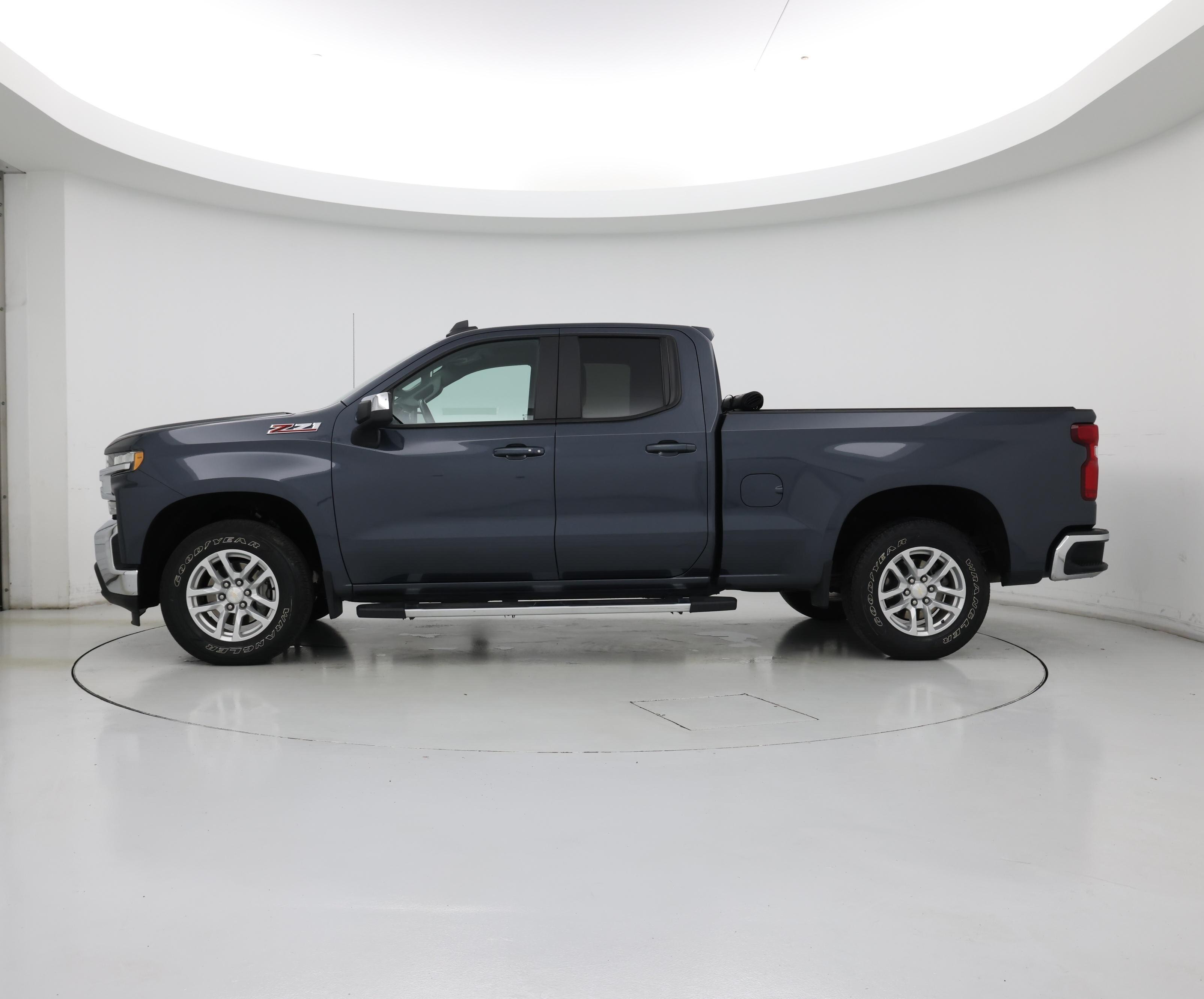 Thumbnail: 2020 Chevrolet Silverado 1500 - 3