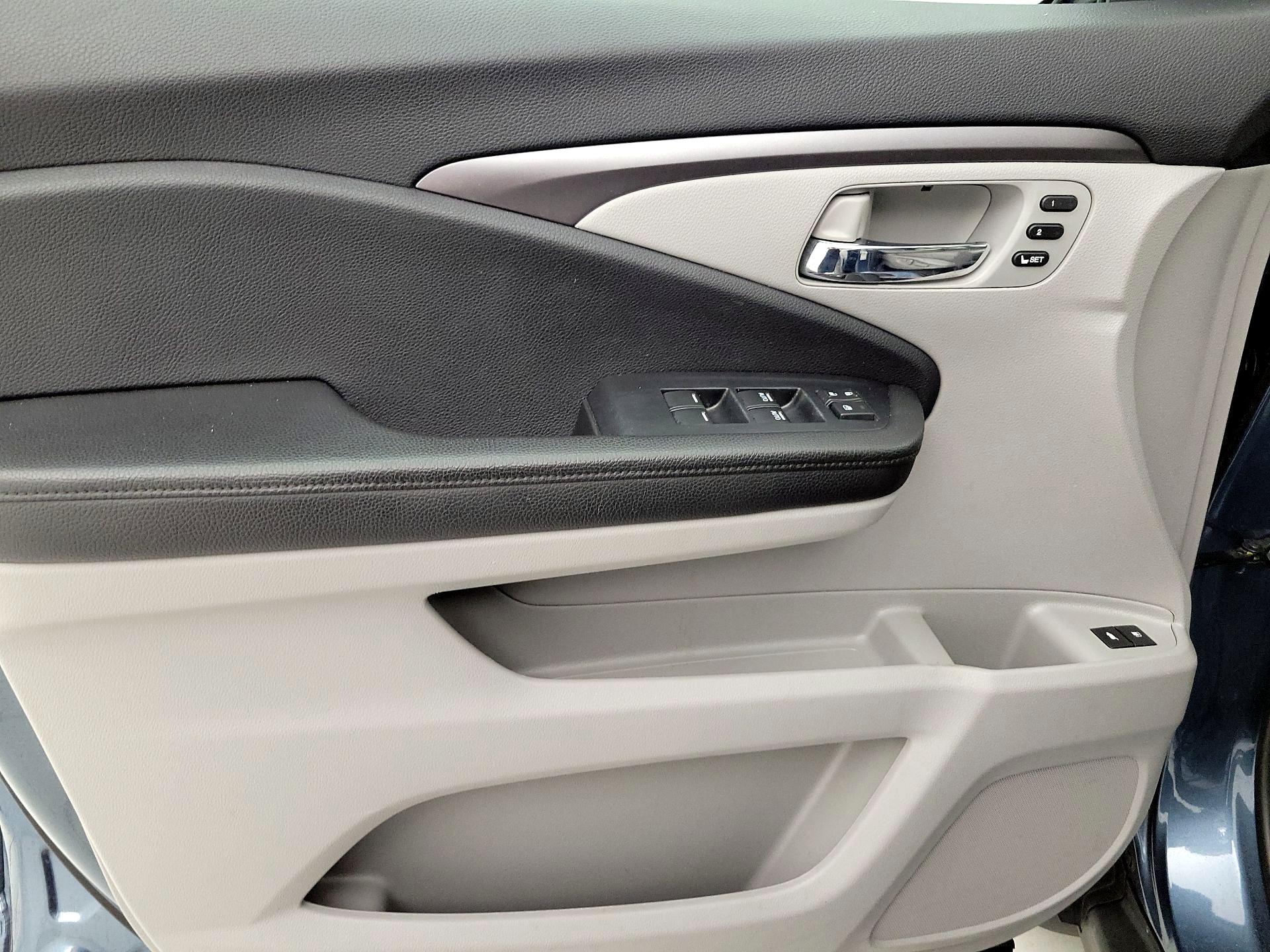 Thumbnail: 2022 Honda Pilot - 12