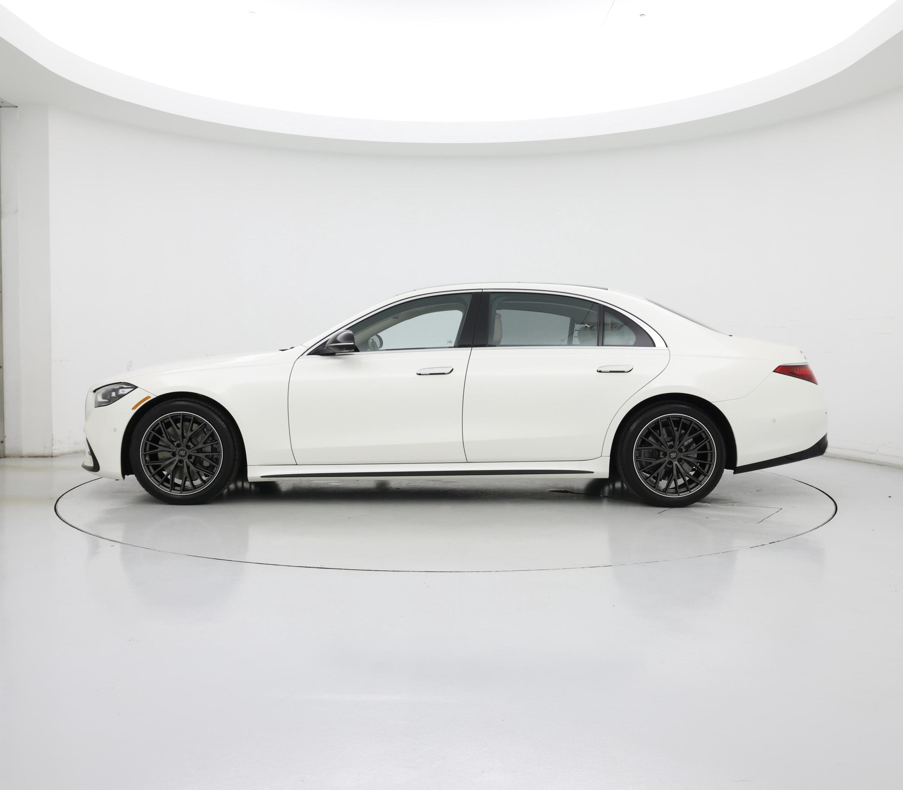 Thumbnail: 2021 Mercedes-Benz S-Class - 3